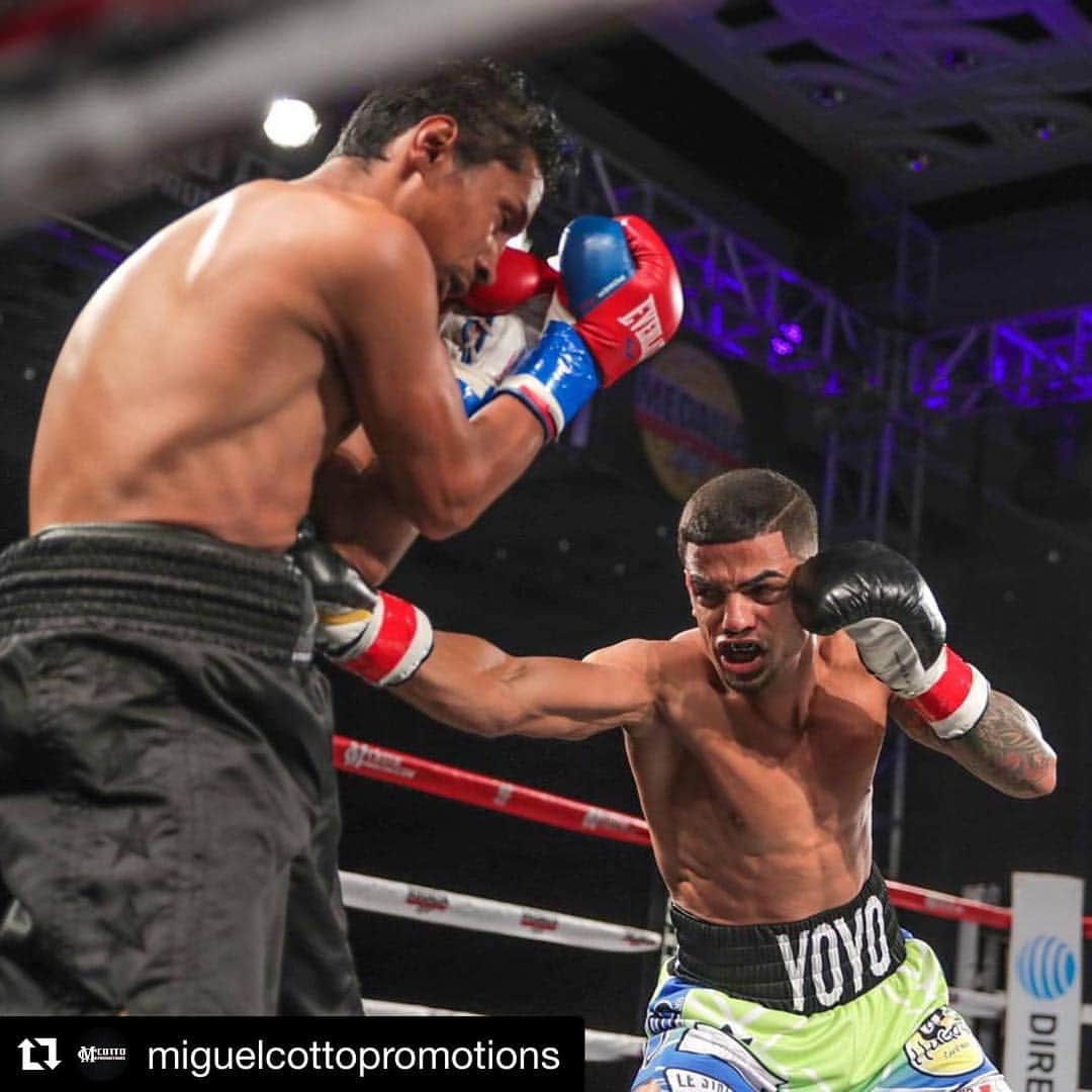 ミゲール・コットさんのインスタグラム写真 - (ミゲール・コットInstagram)「#Repost @miguelcottopromotions ・・・ CARABALLO MANTIENE SU RACHA DE KO  El prospecto puertorriqueño 🇵🇷 @purinbox derroto por nocaut tecnico al mexicano 🇲🇽Samuel Gutierrez  en el combate que abrio la transmision de @directvpr Boxing Night exclusivo por #OnDirectv #Canal161 presentado por @medallalight」4月14日 15時01分 - realmiguelacotto