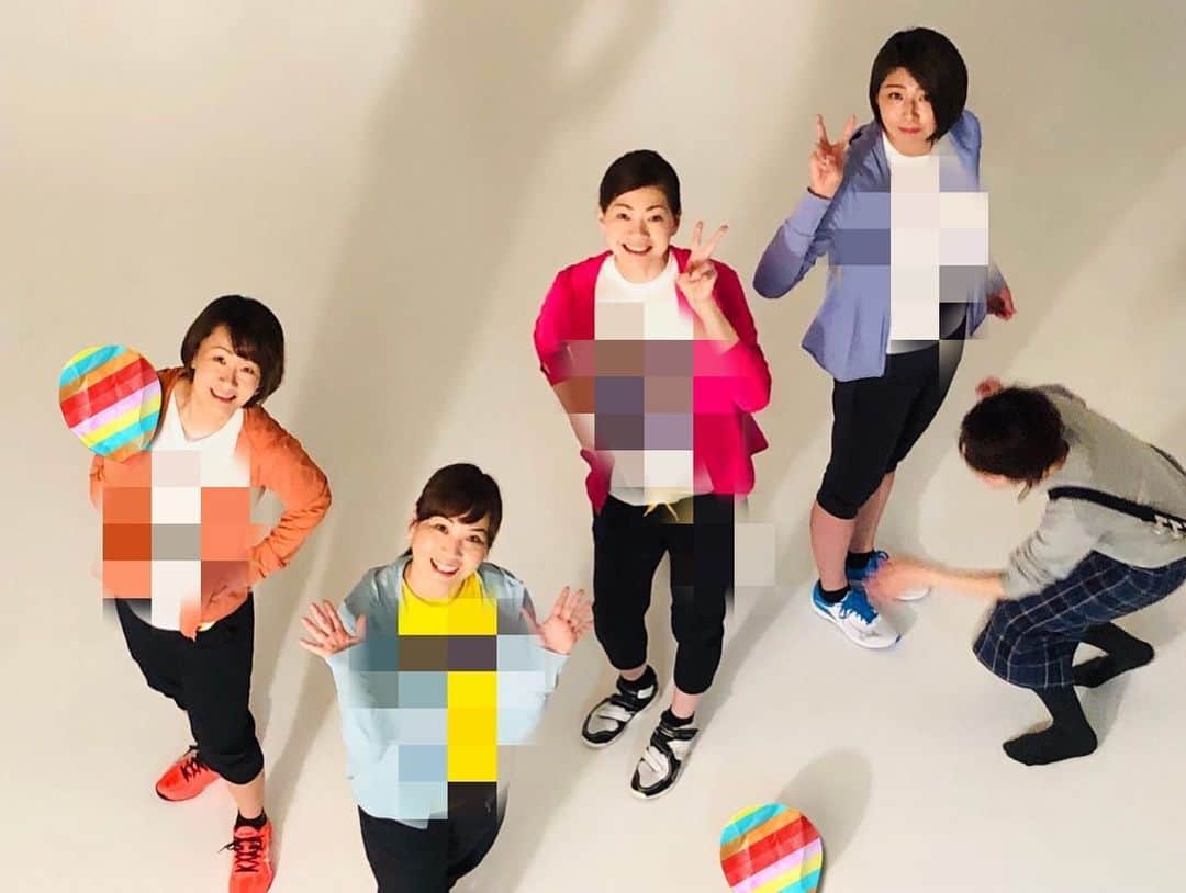 佐野優子のインスタグラム：「. 撮影の日📸 沢山撮って貰いました〜🙌🏻 . 1枚目は1人足りてない状態の解禁前のお写真◟̆◞̆ ❁ . 2枚目は終わってから撮ったから笑顔作れてない写真(˃̶͈̀௰˂̶͈́)و . 3枚目は知人のお店から提供して頂いたものを着用して📸 . #写真撮影 #笑顔 #目が笑えてない #ポーズ難しい  #でも楽しい」