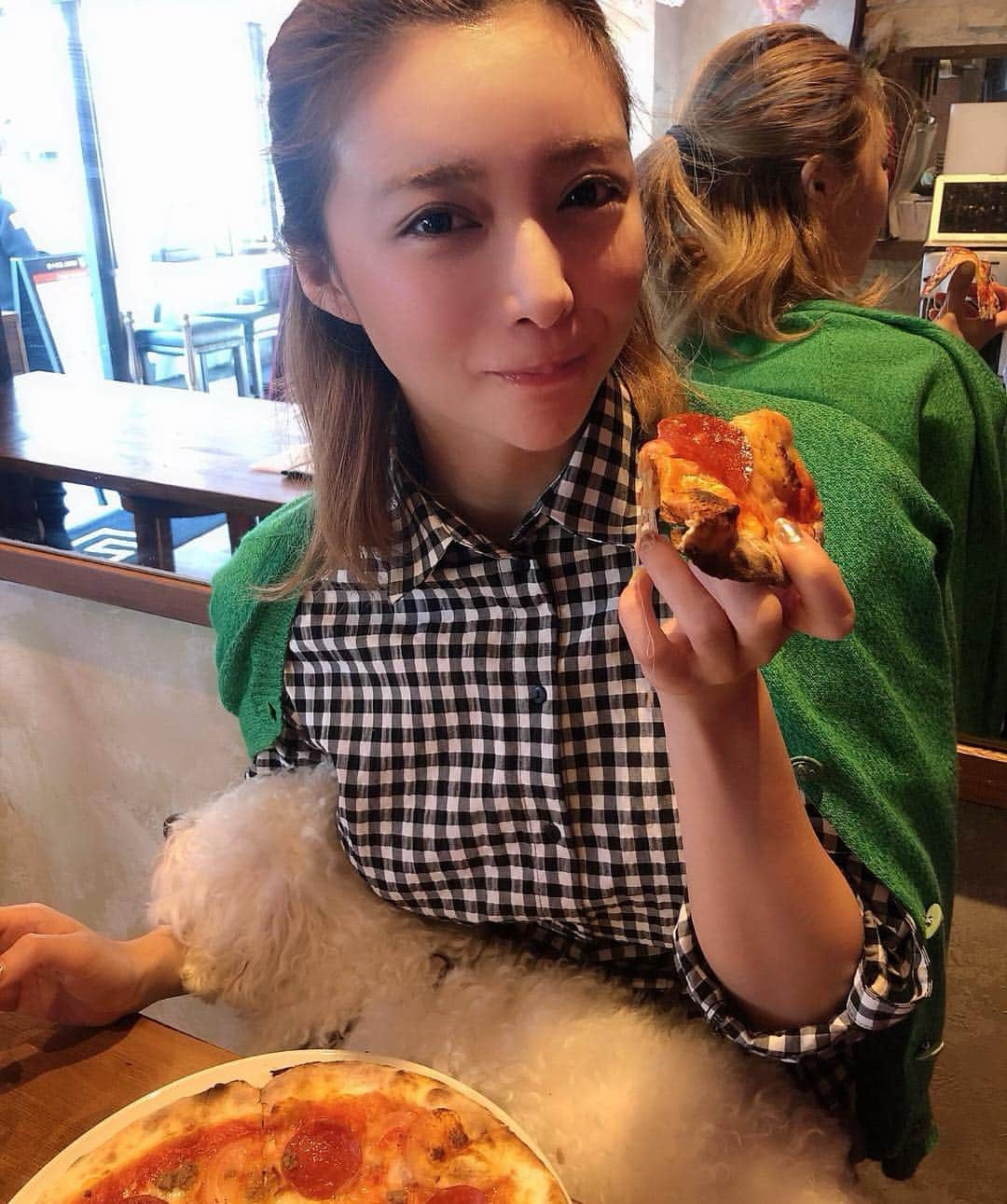 濱野りれさんのインスタグラム写真 - (濱野りれInstagram)「たまには🍕💗🍕#cheatday . . #pizzaslice#pepperoni#holiday #happytime #ピザ#ランチ#おさんぽ#わんこ」4月14日 15時22分 - riregram