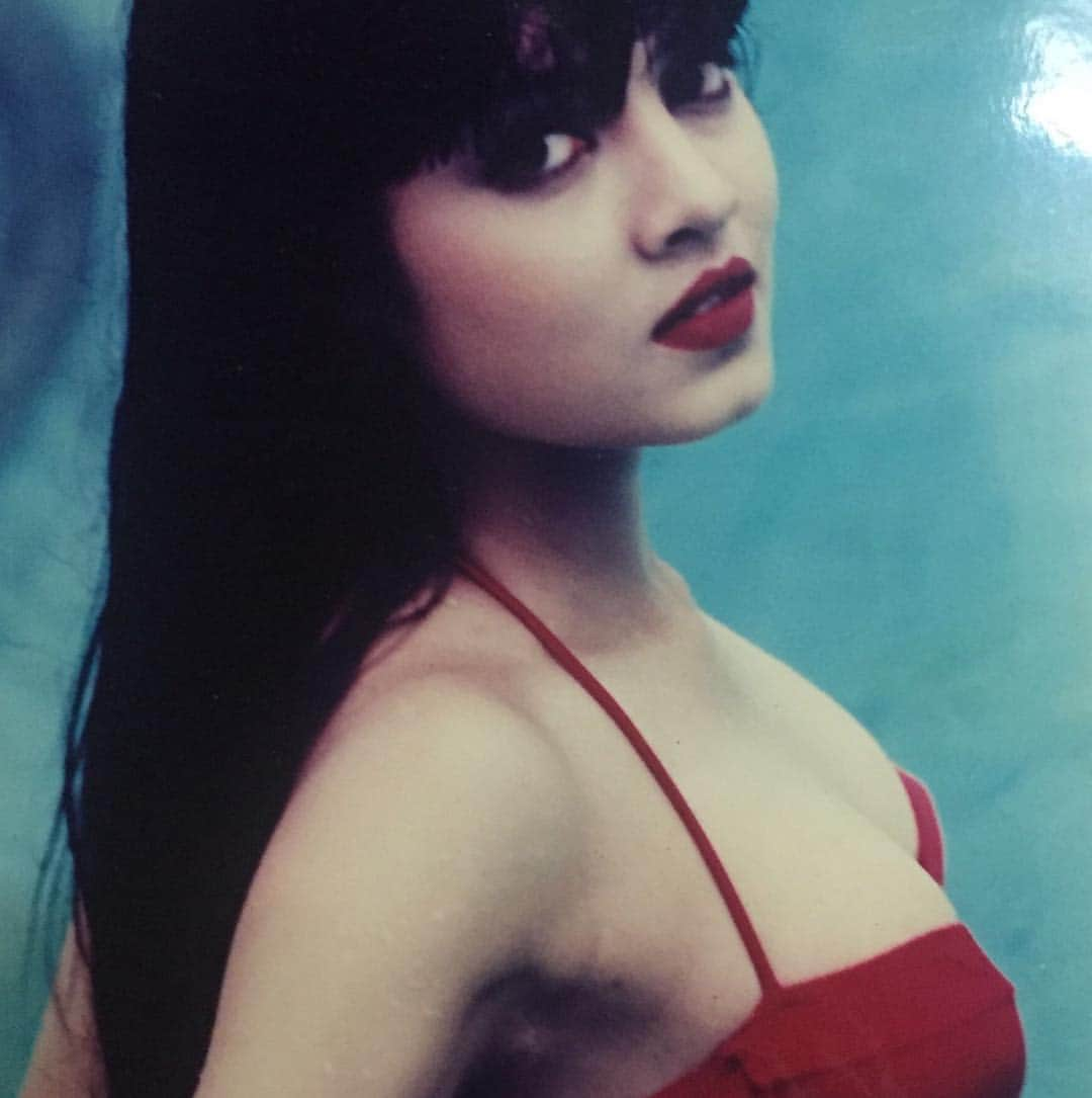 セリーナ・ジェイトリーさんのインスタグラム写真 - (セリーナ・ジェイトリーInstagram)「#throwback to 16 & 17 year old “Me” back in my #modelling days in #Kolkata... just before I won #msindia 2001 .. Wonderful memories... felt like sharing a snippet of my incredible journey in the world of modelling & cinema since the age of 17 .. #model #beautyquotes #mypics ##throwback #16 #17 #beauty #beautyqueen #beautyqueens4ever #bollywood #kolkatafashionblogger #kolkatamodels #c #celina #celinajaitlyofficial #celinajaitlyday  #celinajaitley #celinajaitly #myjourney #mylife #thankyou #thankyouuniverse」4月14日 15時46分 - celinajaitlyofficial