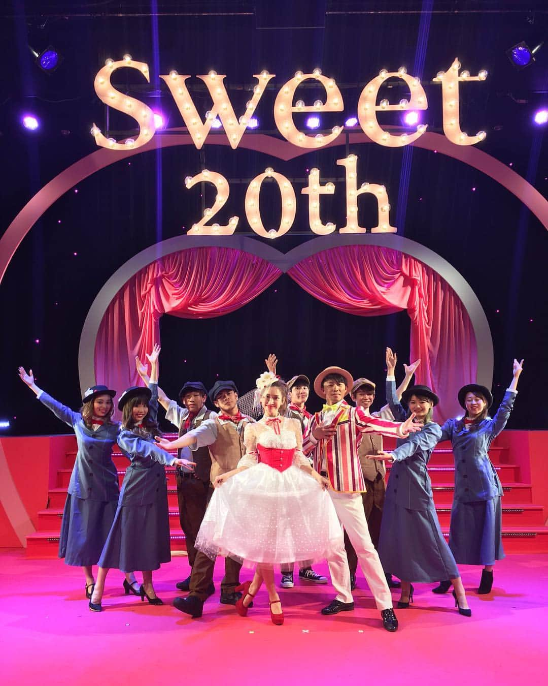 渡辺佳代子さんのインスタグラム写真 - (渡辺佳代子Instagram)「sweet collection 2019、無事終了しました！ ・ これは撤収直前に駆け込みで撮った1枚。画力強！ イベントの模様やオフショットは整理して後日アップしまーす。 ・ 遊びに来てくださった方、モデル・スタッフの皆さま、チーム宝島社、本当にお疲れ様でした。これからもよろしくお願いします！ ・ @sweet_editors  #スウィート #sweetcollection2019」4月14日 15時53分 - kayoko_watanabe