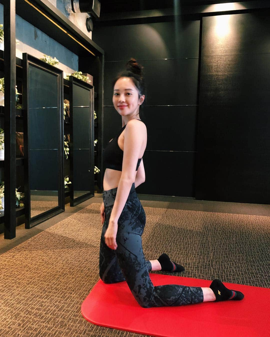 ICONIQさんのインスタグラム写真 - (ICONIQInstagram)「Be relax 🖤 #pilates #healthy #Sunday」4月14日 16時24分 - iqaymiq