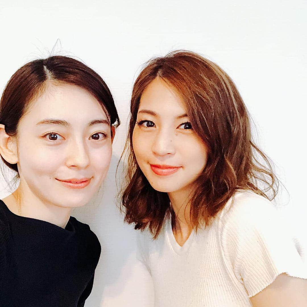 安田美沙子さんのインスタグラム写真 - (安田美沙子Instagram)「生放送終わりに、リカリカと会ってきたよ❤️うまなで、という競馬番組で出逢ってから早12年！！信じられない。 そんなリカリカと沢山ママトークして、皐月賞を一緒に見ました🐴✨ 12年のお友達なんて中々いないから嬉しいな❤️いつもありがとう🎶  #instagood #friend #mama #競馬仲間 #thanks #色白美人さん」4月14日 16時28分 - yasuda_misako