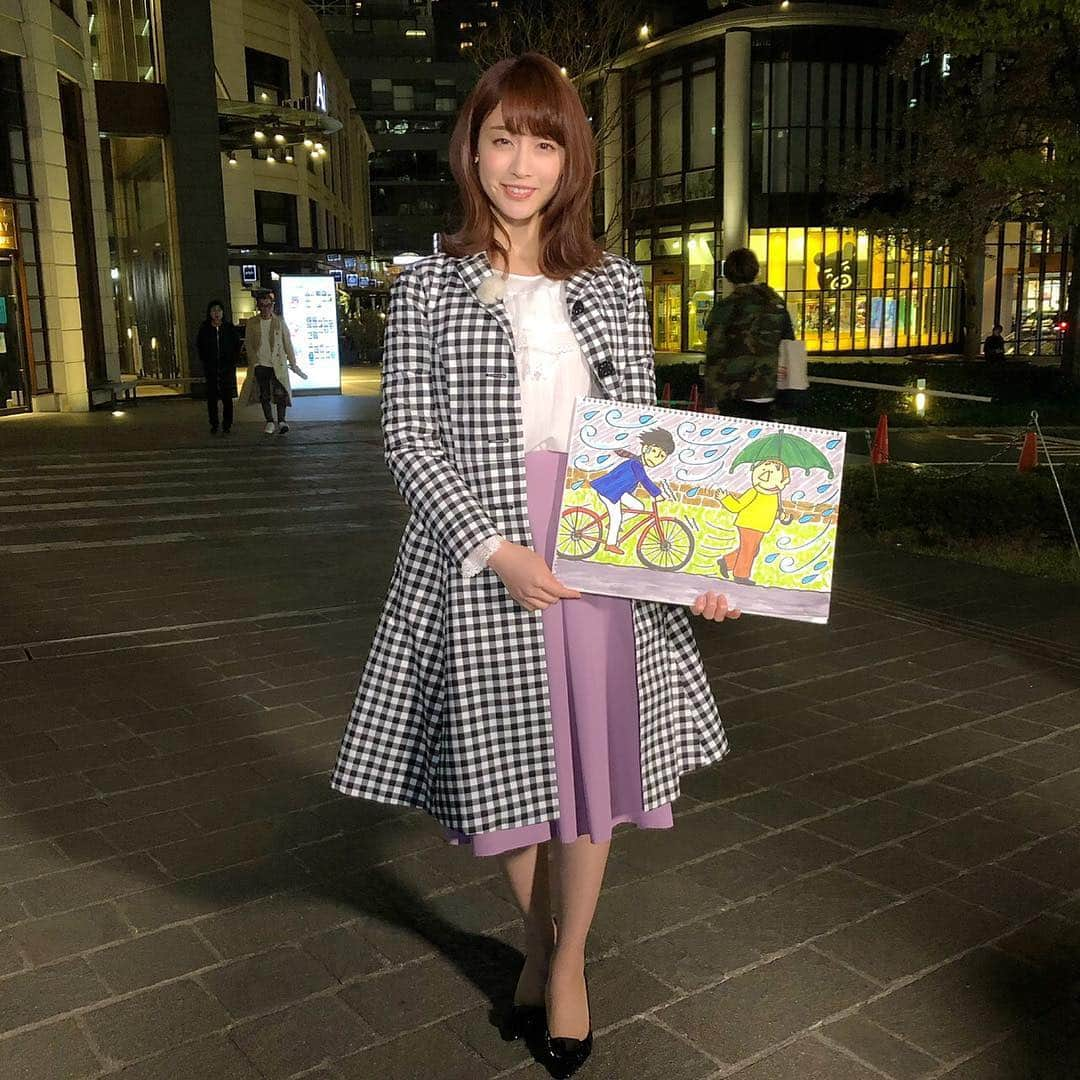 新井恵理那のNキャスさんのインスタグラム写真 - (新井恵理那のNキャスInstagram)「ギンガムチェックはカジュアルになりがちだけど、トレンチコートでキレイ目に！バランスよく着られますね(o^^o) 〜4/13衣裳情報〜 トップス、ボトムス 、コート/TOCCA @tocca_japan イヤリング/ ABISTE ＠abiste＿official #新井恵理那  #新情報7daysニュースキャスター」4月14日 16時29分 - tbs_7nc