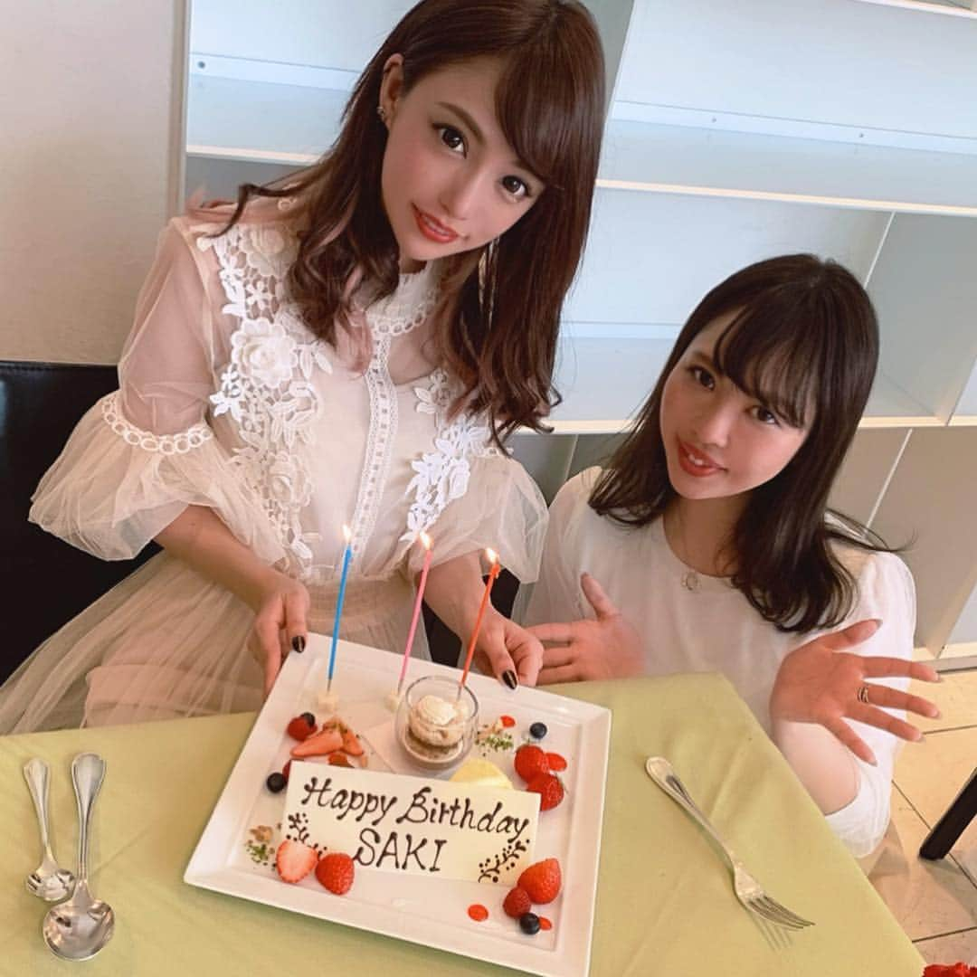 サキ吉さんのインスタグラム写真 - (サキ吉Instagram)「りなが誕生日お祝いしてくれた😭❤️❤️❤️ もー大好き😭💕 涙乾かすのに必死だった😂 ． これからもずっとよろしくね💕💕💕 ． #お誕生日 #後夜祭 #昼から贅沢 #六本木 #六本木ヒルズ #トムフォード」4月14日 16時31分 - sakikichi1201