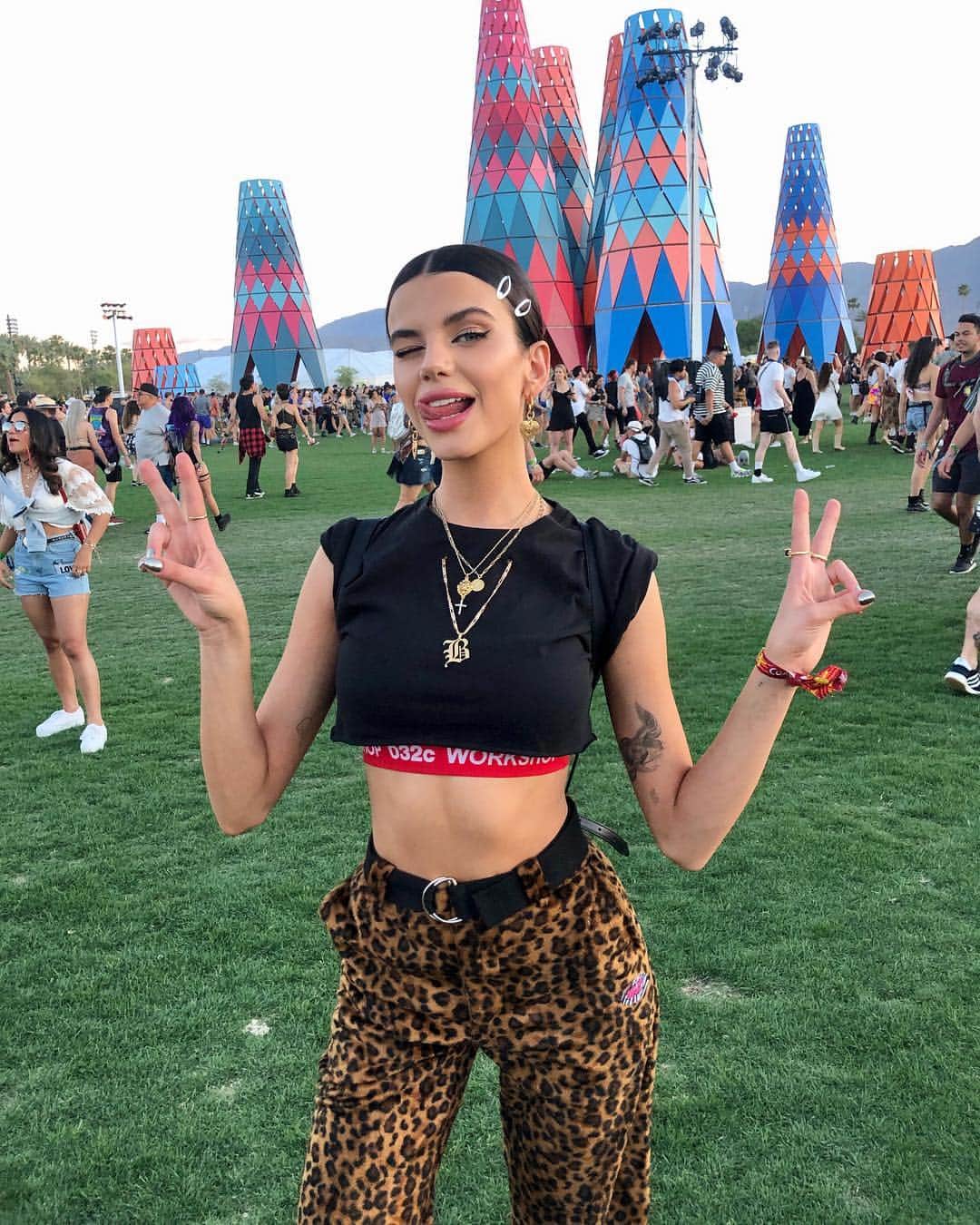 ソニア・ベン・アンマーのインスタグラム：「💖💖💖」