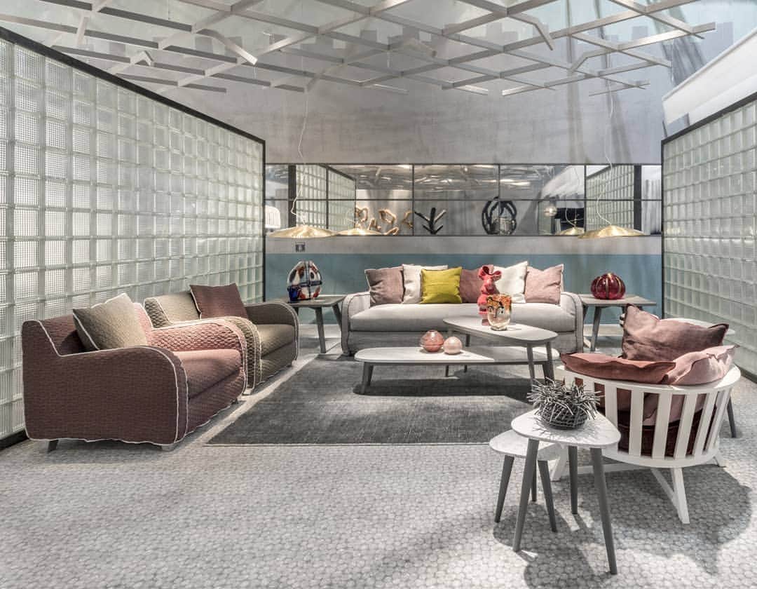 のインスタグラム：「Last day @ Salone del Mobile, Milano 👉 hall 7 stand F19 . . . . #Gervasoni #Gervasoni1882 #SaloneDelMobile #salonedelmobile2019 #milano #milanodesignweek #interiordesign #homedesign #homedecor #paolanavone #designlovers #design #instadesign #instagood #interioraddict #homeinspiration #archilovers #furniture #style #inspiration #architecture #home #designinspiration #furnituredesign」