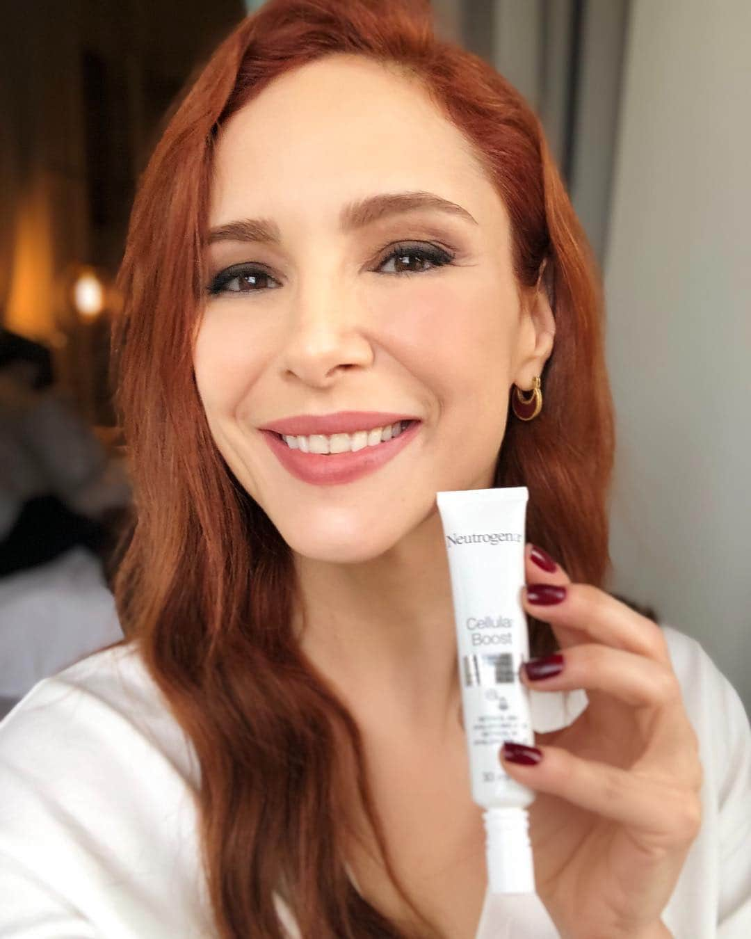 Mine Tugayさんのインスタグラム写真 - (Mine TugayInstagram)「Günaydın😊Neutrogena Cellular Boost serisini denemeye başlayanlar oldu mu? Serinin merakla beklenen Konsantre Bakım serumu da geldi! Bu serum, Retinol ve Hiyalüronik asit içeriği ile konsantre bir kırışıklık bakımı için ideal. Bu arada kuru bir cilde sahip olanlar yanında gece kremi de kullanmalıymış.Denemek için sabırsızlanıyorum! @neutrogenaturkiye #YaşBirKlişe #CellularBoost」4月14日 16時49分 - minetugay