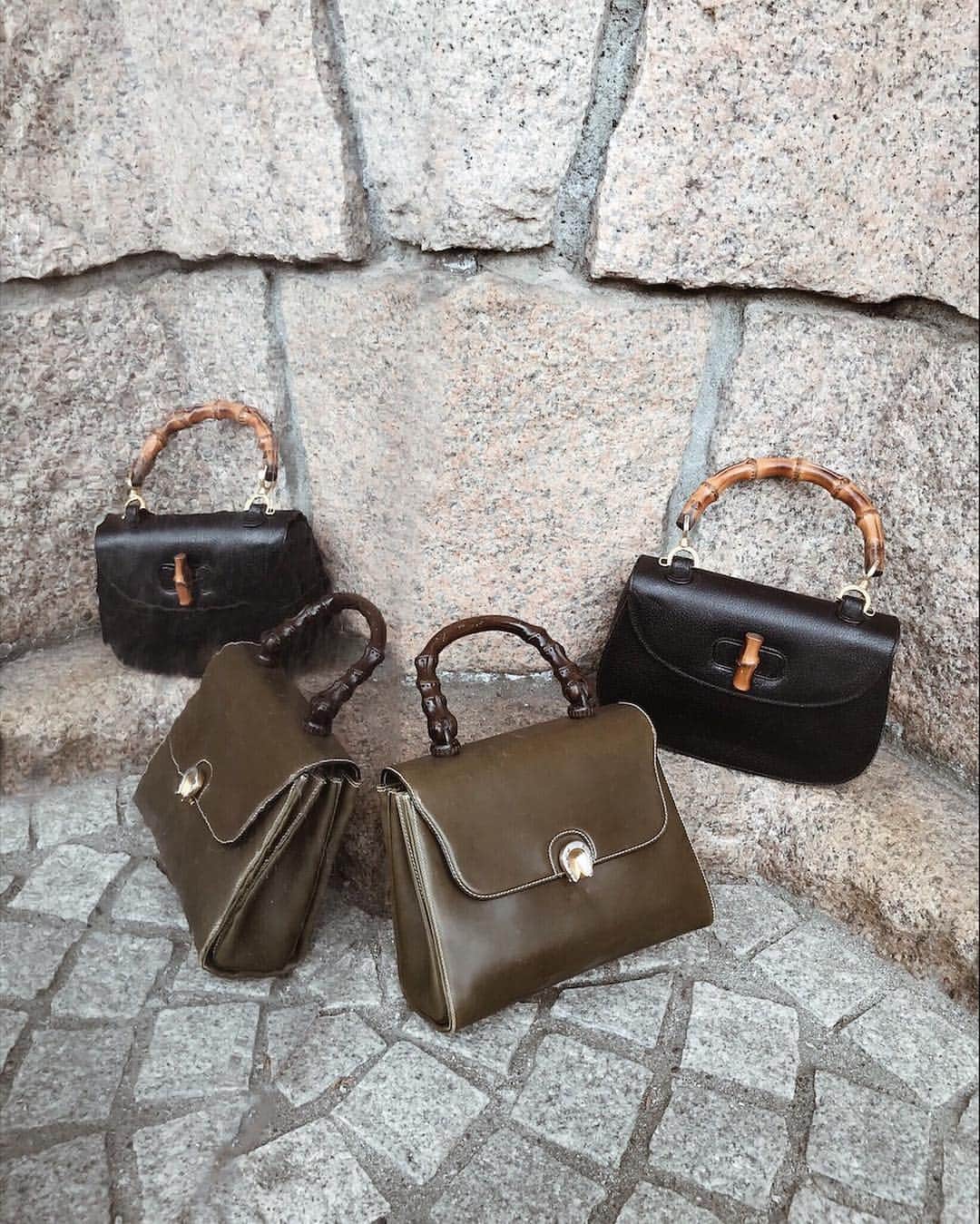 Ｈedyさんのインスタグラム写真 - (ＨedyInstagram)「【WEB掲載予定】 GUCCI horseshoe bamboo handbag. turnlock bamboo handbag. . @hedy_worldwide #vintage #vintageshop #hedy #hedy_japan #エディ #gucci  bag #fashion #accessory」4月14日 17時11分 - hedy_vintage