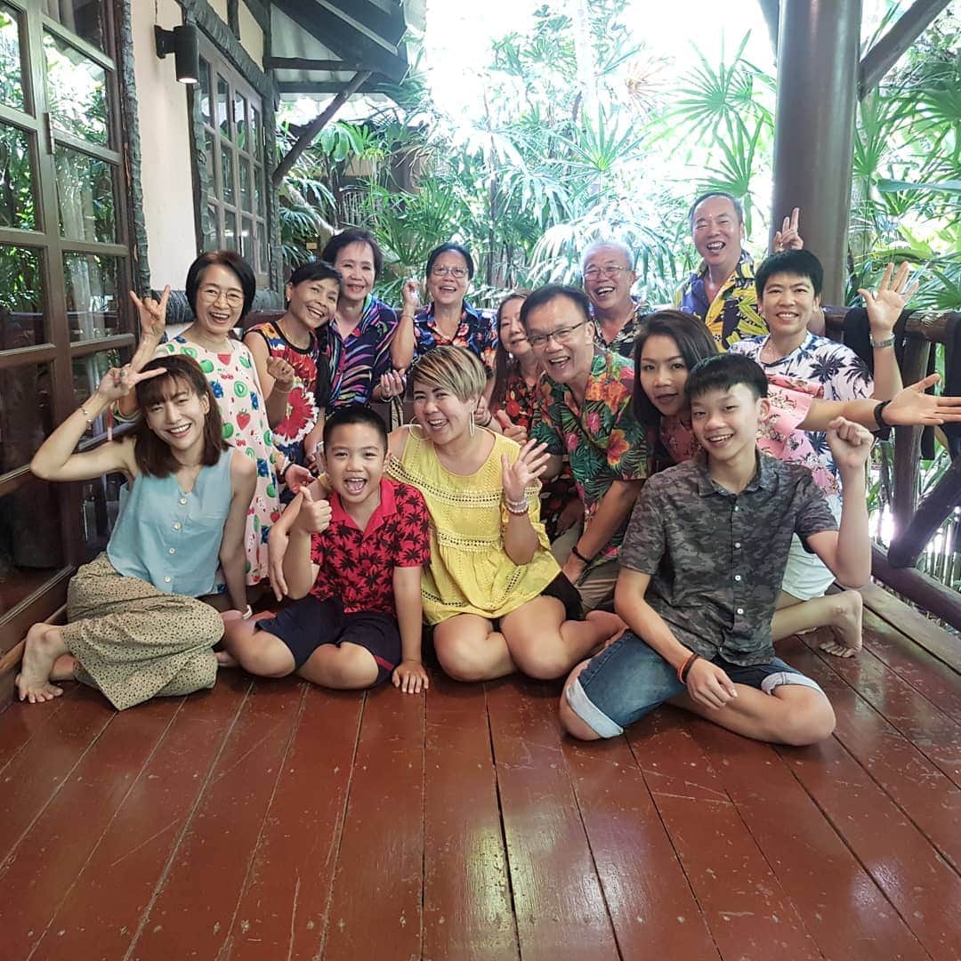 ニウィさんのインスタグラム写真 - (ニウィInstagram)「Family trip in Family Day 😊 #happysongkran」4月14日 17時13分 - newpatitta