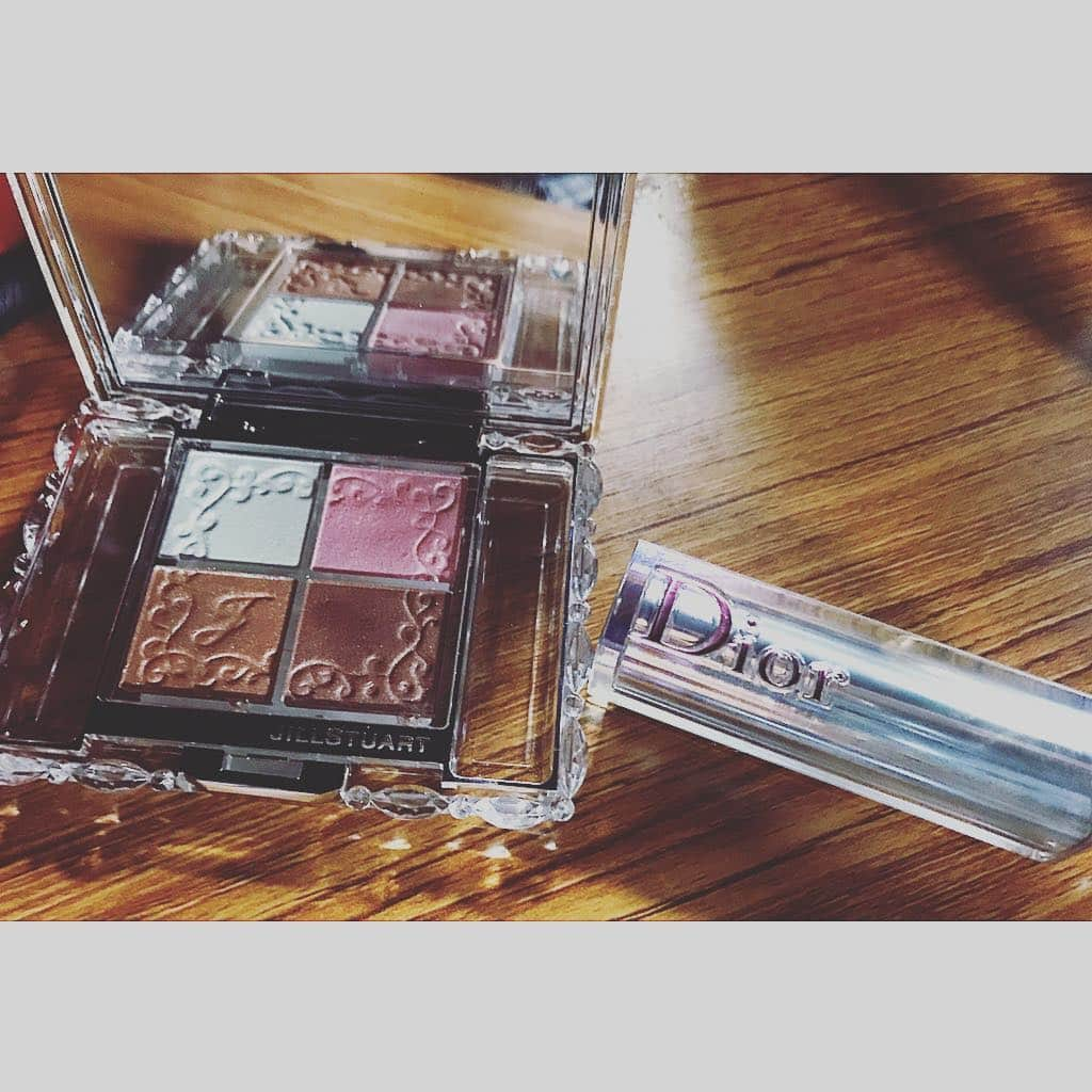 川崎芹奈さんのインスタグラム写真 - (川崎芹奈Instagram)「春コスメ💄 リップは976番。ちょーかわいい🌸 #お気に入り #春コスメ #springcolours #cosmetics #cosme  #jillstuart #Dior #diormakeup #lipstick」4月14日 17時28分 - serina_yss