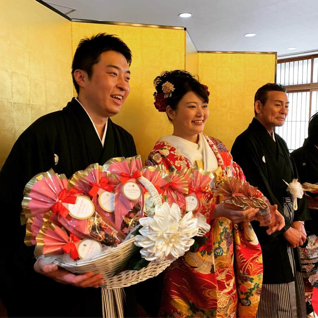 出雲阿国さんのインスタグラム写真 - (出雲阿国Instagram)「同じ時代を一緒に 切磋琢磨してきた 大切な友達の結婚式でした❤️ 感動しっぱなしだし、 幸せだし、美味しいし、可愛いし なんかずーっと 嬉しい❤️嬉しい😊を 連呼して 泣いて笑って 幸せな日です❤️ めぐさん、ご結婚おめでとう〜㊗️🎉 絶対良い家庭になる！！ 幸せになる！！ これからいいことしかない！！ そんな確信がした 2人でした❤️ 幸せの場に ご一緒出来てほんと嬉しかったなー☆  めぐさん落ち着いたら ゆっくり語ろうね♪  あぁ、幸せな気持ち❤️ #ずも姉 #結婚式 #happywedding #幸せな気持ち #ありがとう #祝いの席ではしゃぐ女 #めでたい」4月14日 17時39分 - izumonookuni