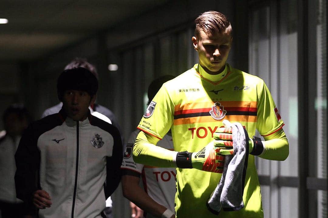 ミチェル・ランゲラクのインスタグラム：「⚽️」