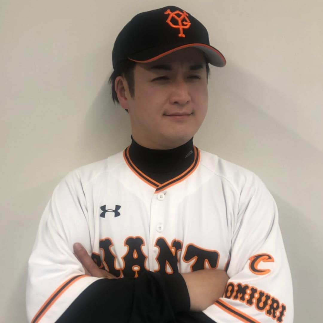 のインスタグラム：「どうも元読売巨人軍の高橋由伸です⚾️ 昨日はジャイアンツ対スワローズ戦の副音声聞いてくれてありがとう😊 江川卓さんと絡めて幸せでした💫 義堂さん！モッチーさん！照英さん！ 本当にありがとうございました💕 #ジャイアンツ #高橋由伸 様 #ランディバース 様 #水卜麻美 様 #副音声 #義堂アナ  様 #望月理恵  様 #照英 様 #ズムサタ」
