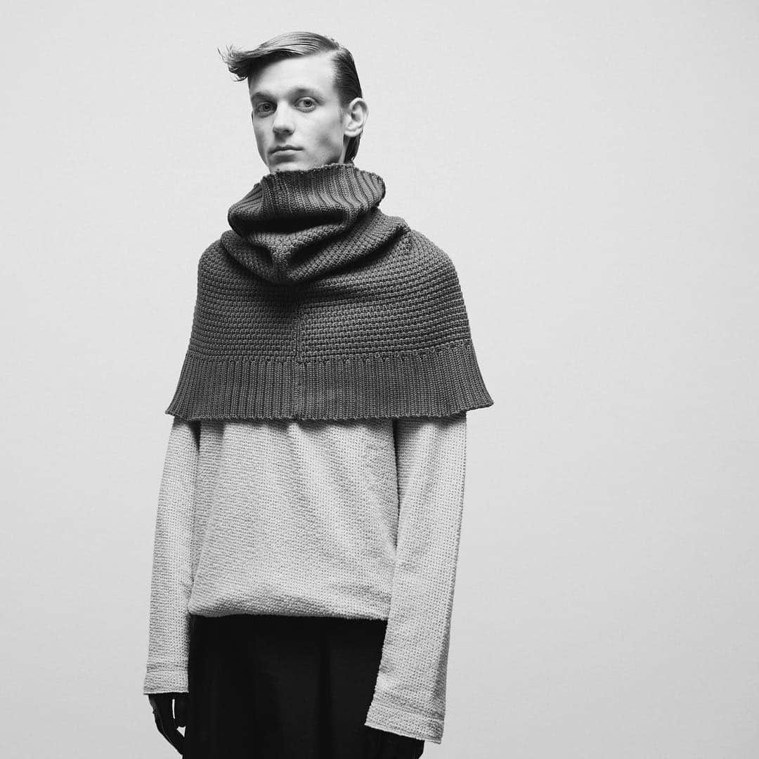 ウィザードのインスタグラム：「2019 FALL WINTER COLLECTION "INTERACTION"  期間限定先行受注会 OFFICIAL WEB STORE にて開催中。  4/6 (SAT) 12:00 ~ 4/15 (MON) 23:59  WIZZARD OFFICIAL WEB STORE  https://wizzard.stores.jp/  #wizzard_fac #wizzard #fashion #tokyofashion  #streetfashion  #fashionphoto  #streetwearbrand  #streetwearaddicted #19aw」