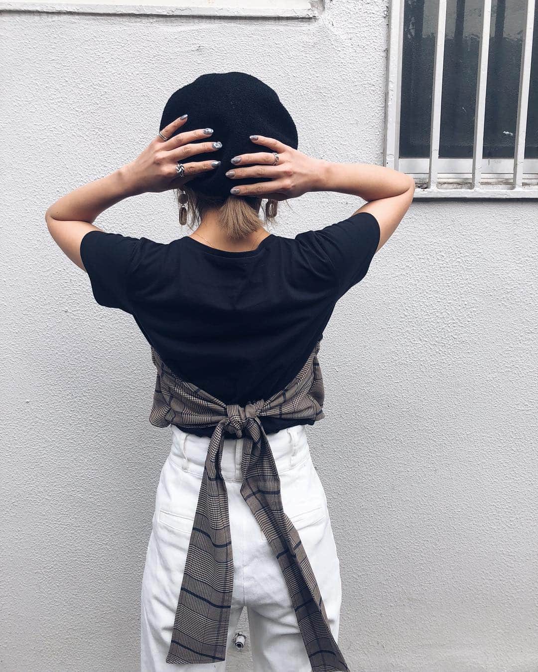 関本香里さんのインスタグラム写真 - (関本香里Instagram)「ㅤㅤㅤ MURUA定番のドッキングTシャツ💕 バックスタイルも可愛い😍💕 ㅤㅤㅤ #murua #fashion #codinate  #バイカラードッキングtシャツ」4月14日 18時13分 - kaori_sekimoto_