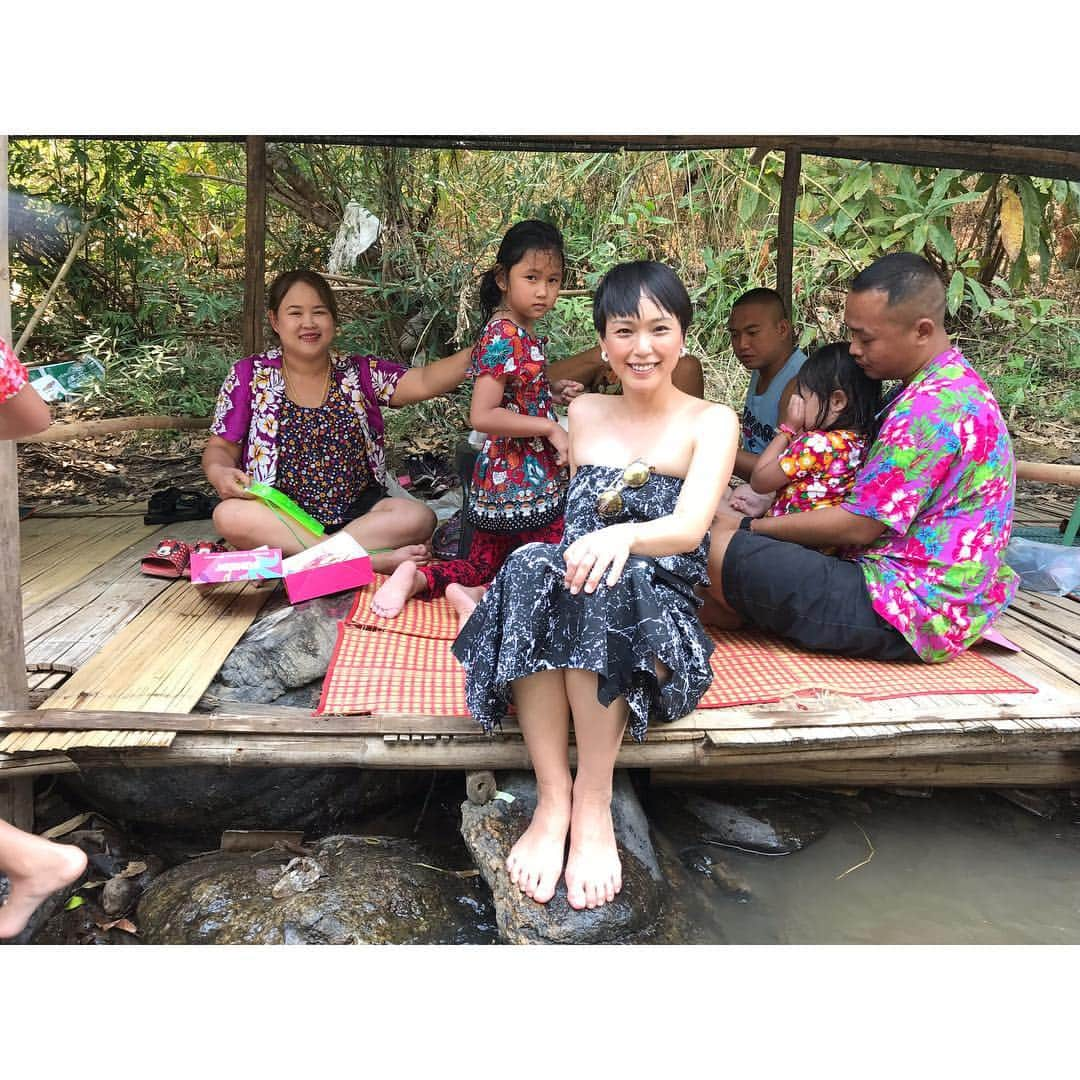 小山田サユリさんのインスタグラム写真 - (小山田サユリInstagram)「チェンマイに来ています。 Happy Thai New Year 🇹🇭 ソンクラン💦川遊びに寺院巡り… 素晴らしい経験❤️ #chiangmai #songkran #ソンクラン #水掛け祭り」4月14日 18時28分 - sayurioyamada