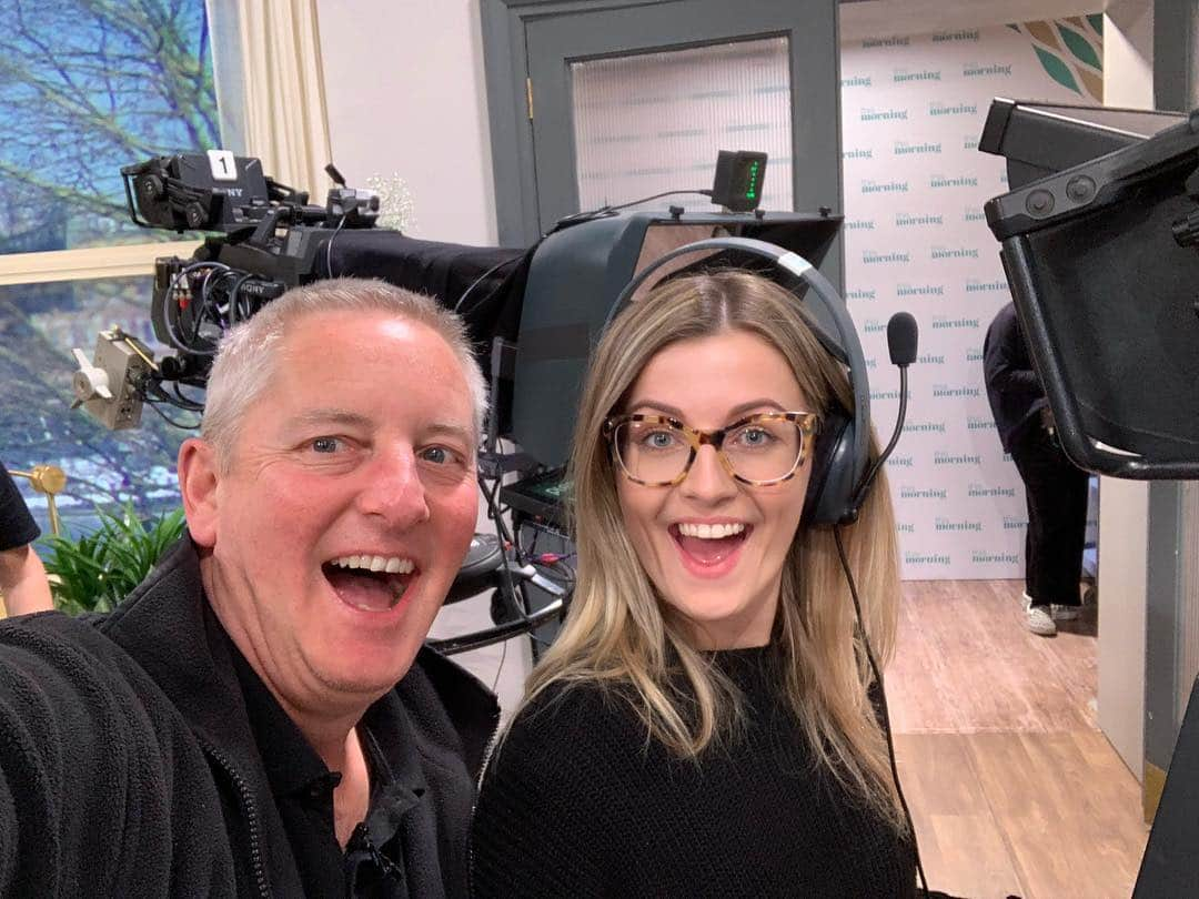 ジョン・バロウマンさんのインスタグラム写真 - (ジョン・バロウマンInstagram)「A little look at the #fabulous crew and behind the camera @thismorning @itv #sundayfunday jb @emilyatackofficial jb」4月14日 18時40分 - johnscotbarrowman