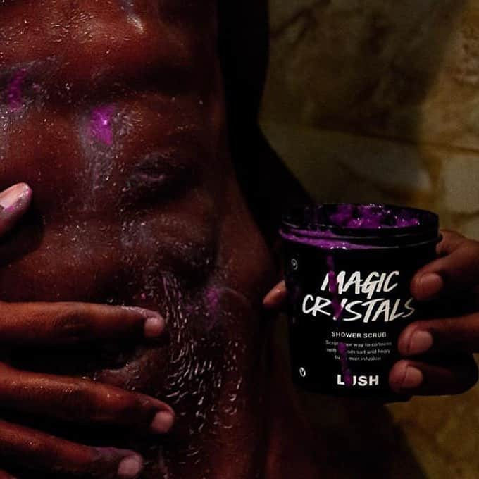 LUSH Cosmeticsさんのインスタグラム写真 - (LUSH CosmeticsInstagram)「Magic Crystals is AB-solutely a fan favorite. As the weather gets hot, hot, hot, the minty tingle of this salt-based exfoliator keeps you cool. Unless there are other things making you hot, of course... 😘 / 📷: @brianmcknightjr」4月15日 4時11分 - lushcosmetics