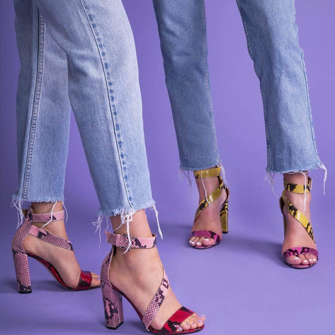 ShopBAZAARさんのインスタグラム写真 - (ShopBAZAARInstagram)「Put a spring in your step with the shoe brand that won over our editors: @paristexas_it. This unique, Made in Italy collection of versatile footwear is all about solid contrasts and enabling the wearer to feel more confident, powerful, and cool. #taptoshop」4月15日 4時14分 - shopbazaar