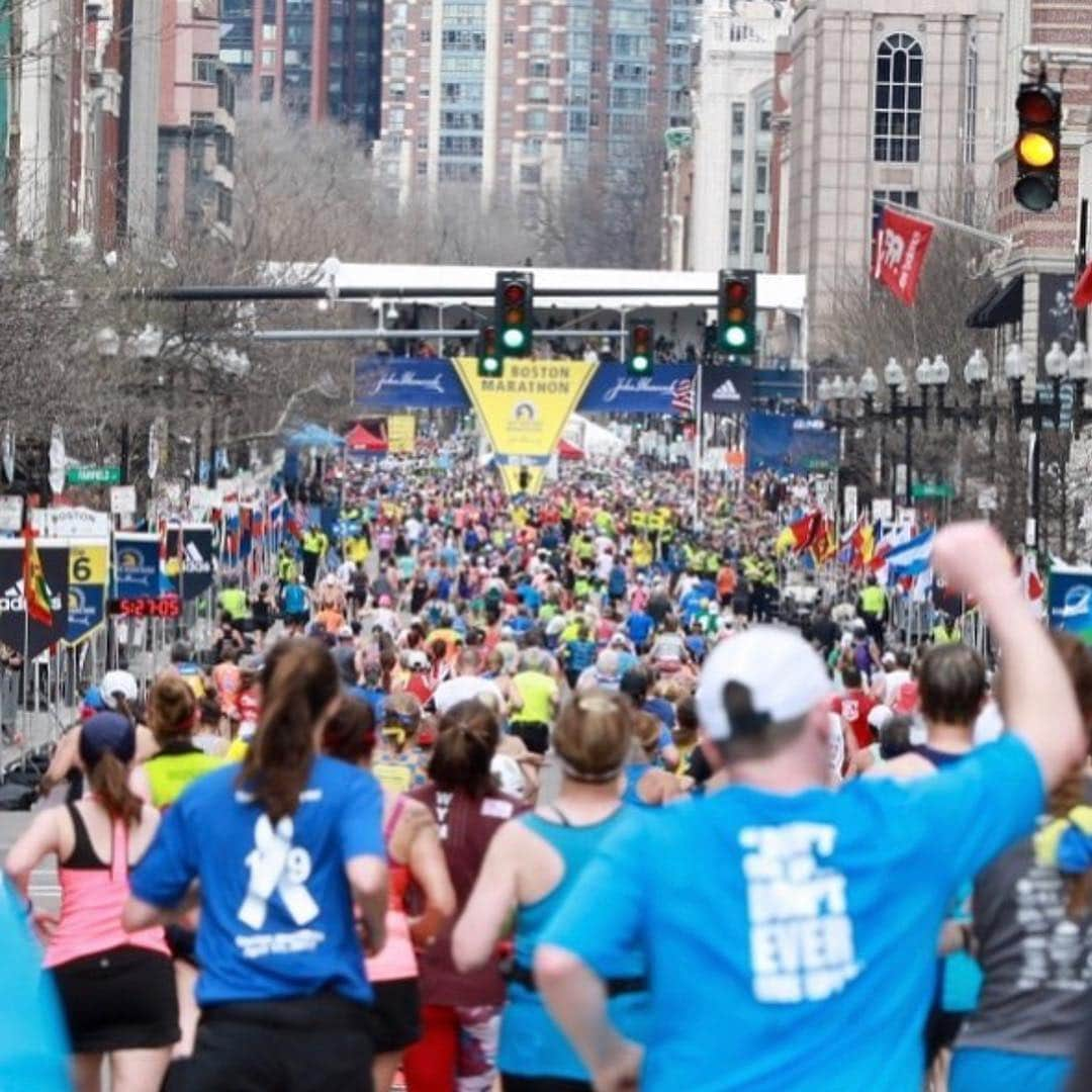 アボットジャパンさんのインスタグラム写真 - (アボットジャパンInstagram)「Tomorrow thousands will start as a runner and finish as a Boston Marathoner. Here’s to making every step count. #lifetothefullest #ProudSponsor #AbbottWMM #boston #bostonstrong #runboston #runbold #roadtoboston #BAA #running #marathon #runforlife #goals #run #inspiration #training #runner #motivation #running #healthy #fit #fitness」4月15日 4時17分 - abbottglobal