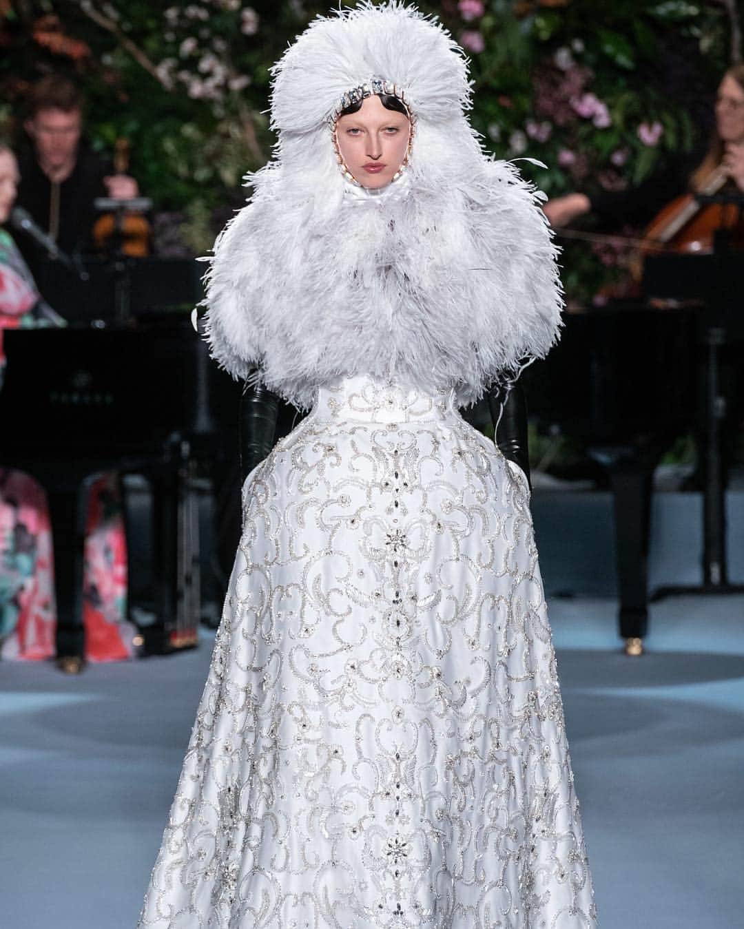 Vogue Runwayさんのインスタグラム写真 - (Vogue RunwayInstagram)「We've found 40 of the season's most exciting options for the pro-fashion, anti-bridal bride, fresh off the Fall 2019 runways. From @RichardQuinn's bigger is better approach, above, to dresses that don't require a bouquet, and more, tap the link in our bio for wedding-worthy looks for every type of bride.」4月15日 4時54分 - voguerunway