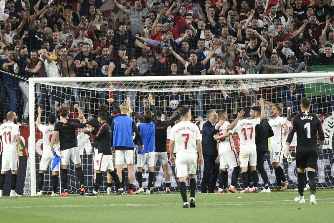 パブロ・サラビアさんのインスタグラム写真 - (パブロ・サラビアInstagram)「Team 💪⚪🔴 #VamosMiSevilla #SevillaFC #WeAreSevilla #PS17」4月15日 5時25分 - pablosarabia92