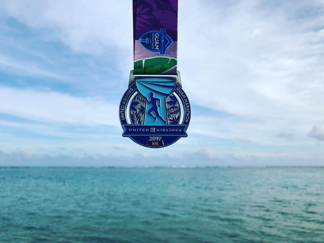 ジヌションさんのインスタグラム写真 - (ジヌションInstagram)「🏅 2019.04.14 올해 4번째 메달 4th medal in 2019 #runinparadise #괌마라톤 #UGM #instaGuam  #런예인」4月14日 20時37分 - jinusean3000