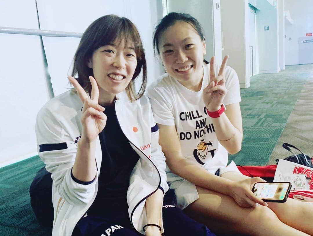 末綱聡子さんのインスタグラム写真 - (末綱聡子Instagram)「マレーシア・シンガポールOP🏸終わりました！ 吉冨コーチのサポートも心強かった🙏 応援してくれた皆さん、また頑張ります✊ そして…新しい仲間も増えました😊 チームの応援、個々選手の応援もよろしくお願いします🙏  #サムライジャパンレプタイルズ #アメリカンベイプ岐阜 #アメリカンベイプバドミントン #じゃんけん #私は1回負けただけ #誰が負けたか… #顔見れば分かる笑 #ご馳走さまでした🙏 #たのしいをもっと楽しむために  #やっぱ楽しいが1番 #ZHANG Beiwen #鈴木温子」4月14日 20時38分 - s.suesatoco