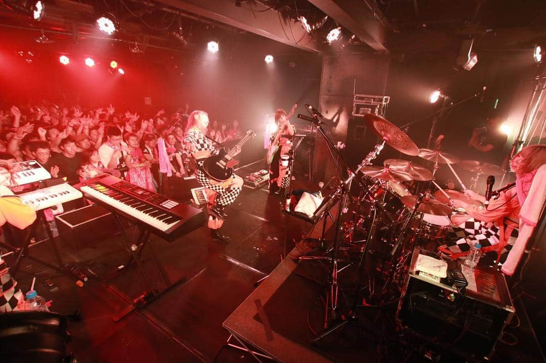 SILENT SIRENさんのインスタグラム写真 - (SILENT SIRENInstagram)「2019.4.14 LIVE ROXY SHIZUOKA ! ありがとうございました！ #SILENTSIREN #サイサイ #ゆかるん #すぅ #ひなんちゅ #あいにゃん #サイファミ #3131さん #3131さんツアー」4月14日 20時48分 - silentsiren_official