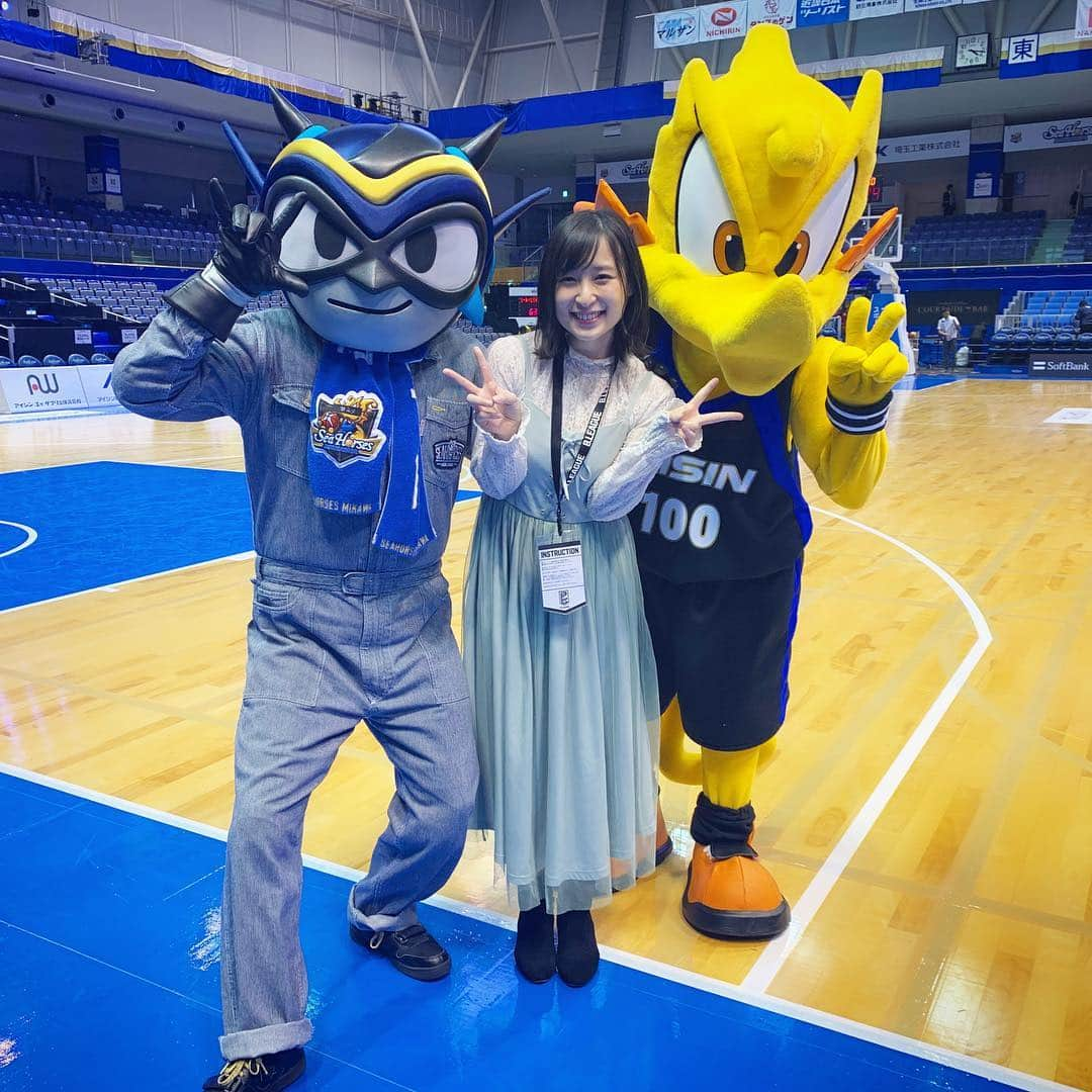 中崎絵梨奈さんのインスタグラム写真 - (中崎絵梨奈Instagram)「#シーホースくん と #タツヲ ありがとう〜🐟🐲💗 清掃員姿のタツヲレア🤔🤔🤔 #シーホース三河 #Bリーグ  #Bリーグ観戦 #bleague #バスケ #バスケットボール #スポーツ観戦女子 #バスケ好きな人と繋がりたい #スポーツ観戦 #バスケ女子 #japan #basketball #スポーツ #sports #アイドル #中崎絵梨奈 #ぷに子」4月14日 20時46分 - chu_erina