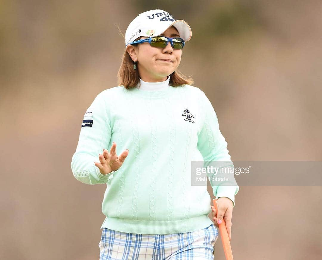 宮里美香さんのインスタグラム写真 - (宮里美香Instagram)「*** スタジオアリス女子オープン🌸 21位タイで大会終えました。 . 会場に足を運んで、応援に来てくれた皆さんありがとうございました！ .  今週は初日の出遅れが響いて、上位争い出来ずに終わってしまいましたが、最終日にスコアを伸ばせたのは嬉しかったです。 . ゴルフの内容は、いい感じになってきているので焦らず、マイペースに自分を信じるのみ！ 来週は熊本。 引き続き頑張ります！！ . #golf #jlpga #bettereveryday  #スタジオアリス女子オープン #アマチュア以来の出場 #11年ぶり  #花屋敷ゴルフ倶楽部よかわコース  #次も頑張るぞ」4月14日 20時47分 - mikamiyazato_official