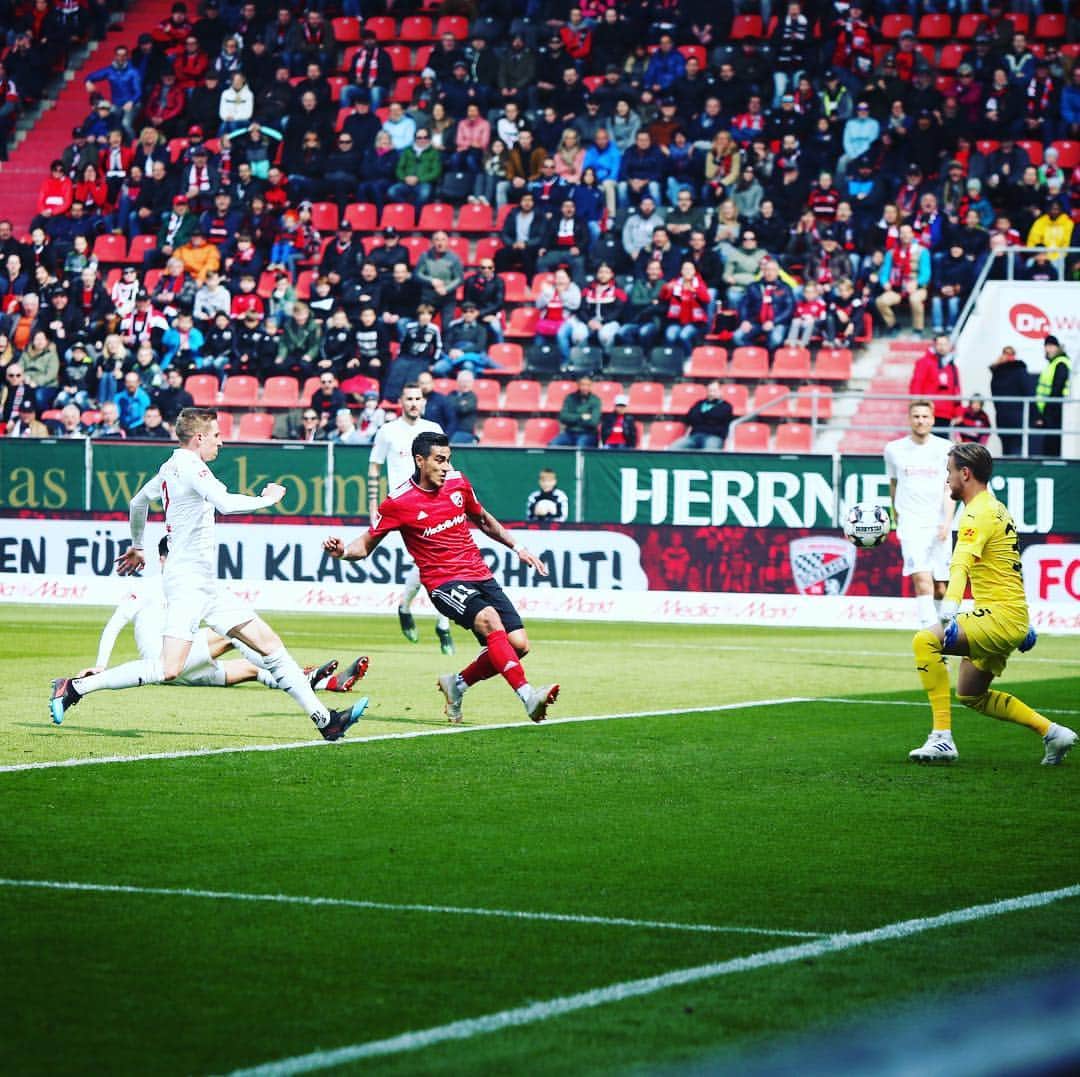 FCインゴルシュタット04さんのインスタグラム写真 - (FCインゴルシュタット04Instagram)「TOOOOOOR ‼️⚽️🔥 Nach Vorarbeit von Stefan #Kutschke bringt @anjodafi19 #Lezcano die #Schanzer in Führung 💪 #FCIKSV #Tor #UnsereSchanz」4月14日 20時49分 - dieschanzer