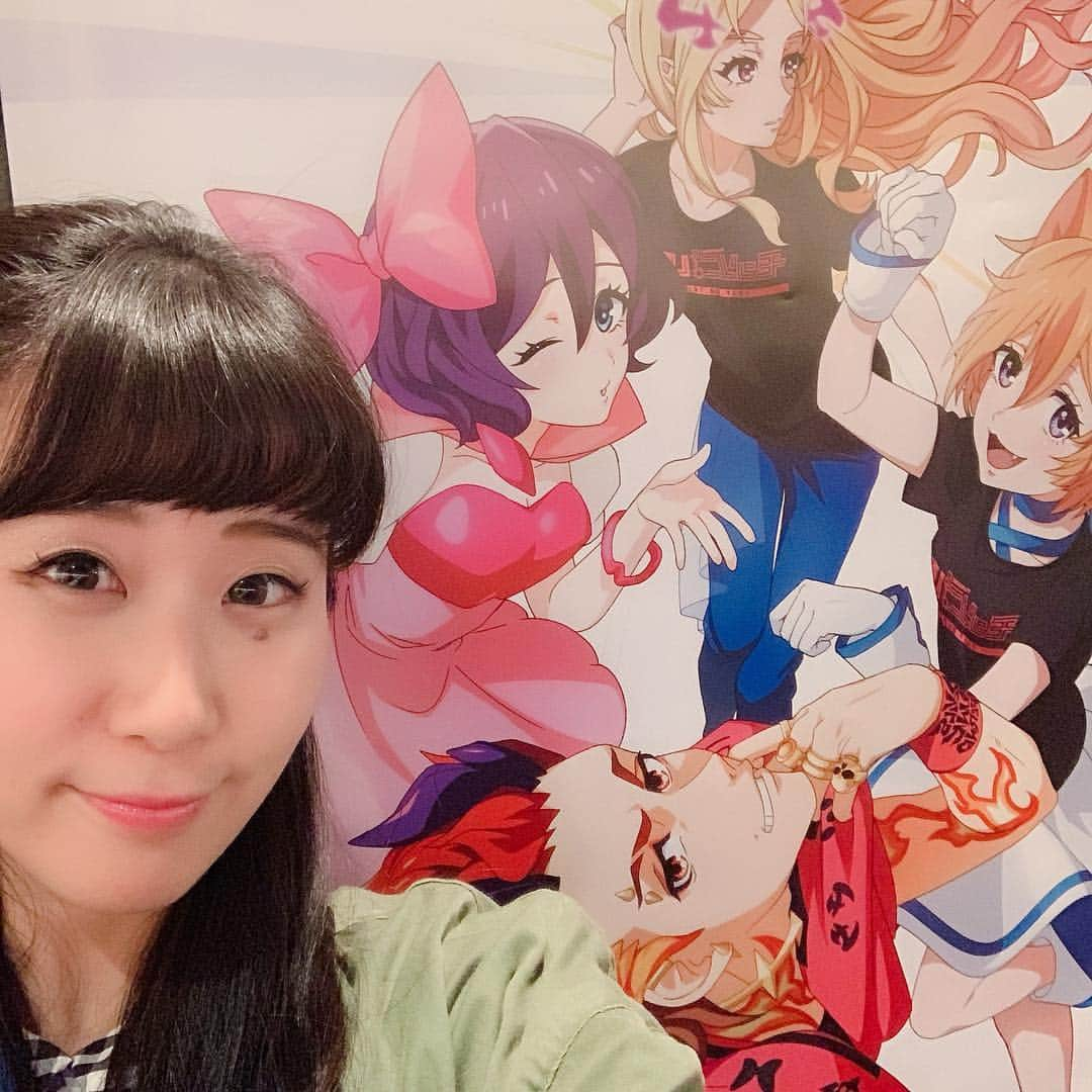 ぱちおまるさんのインスタグラム写真 - (ぱちおまるInstagram)「今日のモンソニライブの思い出🥰 スマポンの楽屋練習風景☺️お疲れ様🌸✨ DÉ DÉ様のDJもかっこよくて感動🥺 楽屋挨拶いったときに小顔アプリで遊んだときの小顔before/afterも載せておこう📸🥳 #モンソニ #スマポン」4月14日 21時10分 - pachiomaru