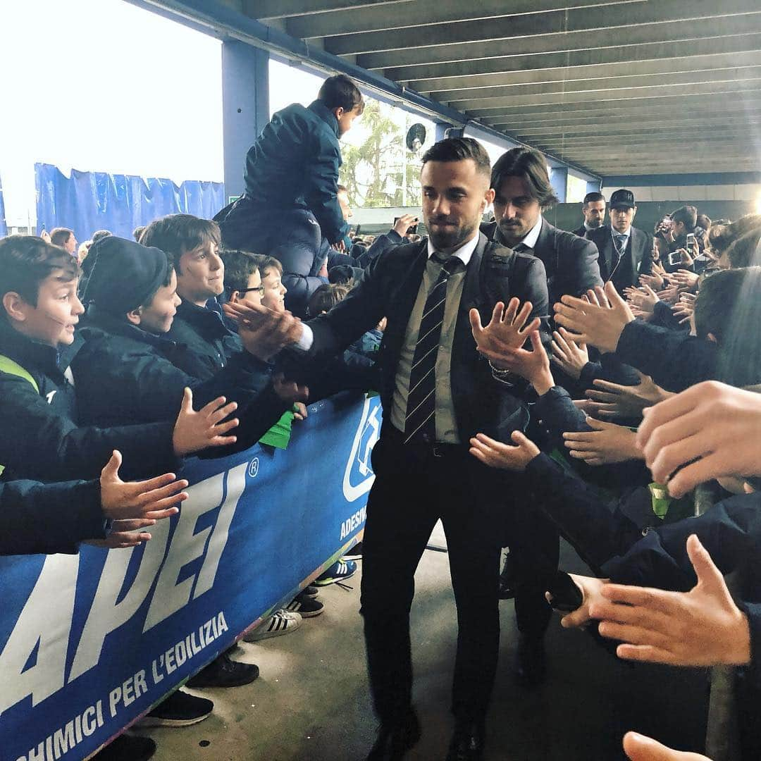 USサッスオーロ・カルチョさんのインスタグラム写真 - (USサッスオーロ・カルチョInstagram)「MATCH DAY 💪 ⚽️ #SassuoloParma 🏆 #SerieATIM ⏰ Ore 15 🏟️ #MapeiStadium Segui le nostre stories per gli aggiornamenti sul match 💪🖤💚 #ForzaSasol」4月14日 21時10分 - sassuolocalcio