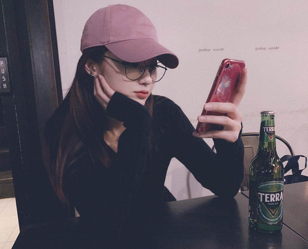 ギョンリ さんのインスタグラム写真 - (ギョンリ Instagram)「주말이니까😉 #테라」4月14日 21時21分 - gyeongree