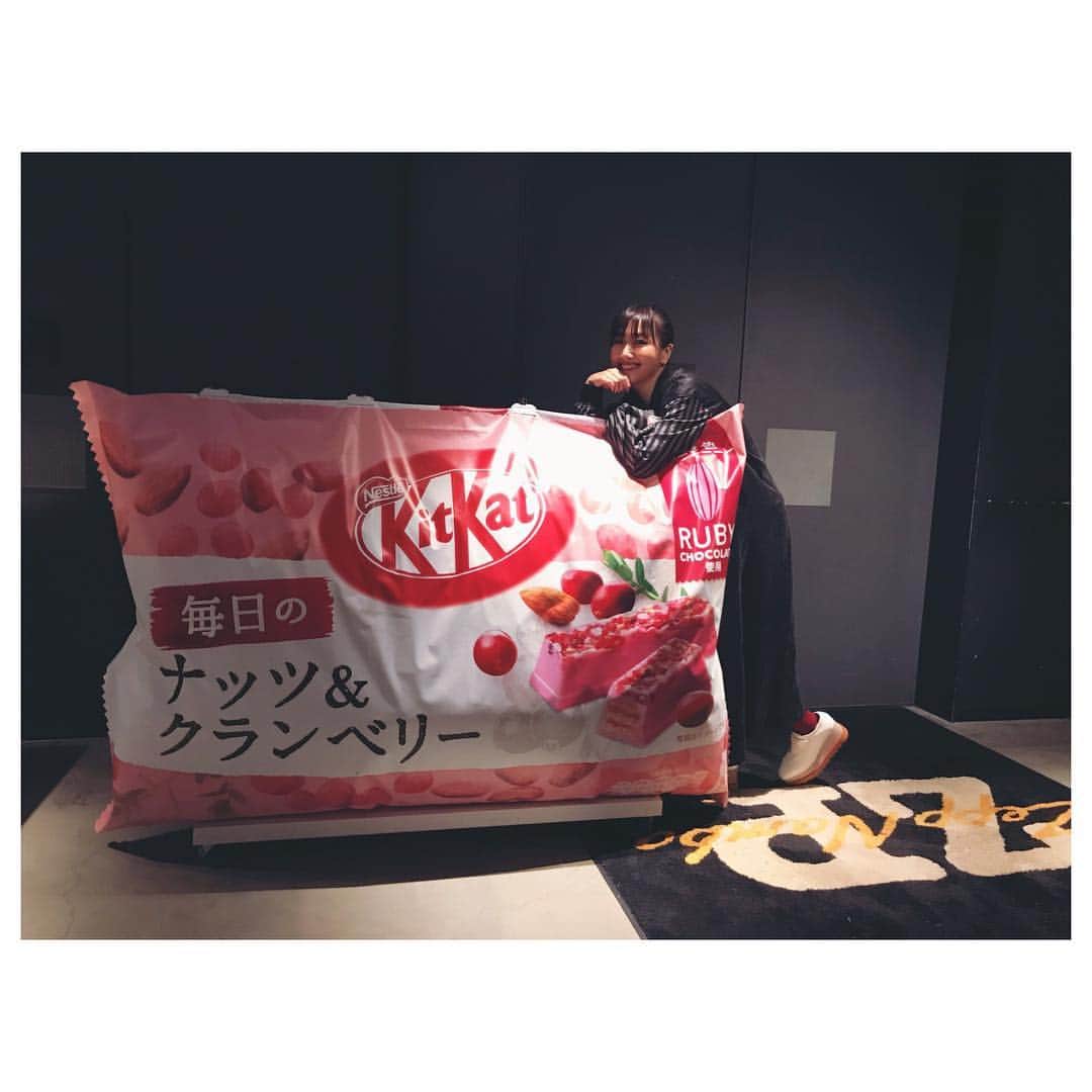 大塚愛さんのインスタグラム写真 - (大塚愛Instagram)「初日大阪 ありがとうございました！  体はボロボロですが、 心はポカポカに。  疲れた体には  毎日のナッツ&クランベリーを  さっそく投入。  AIO」4月14日 21時32分 - aiotsuka_official