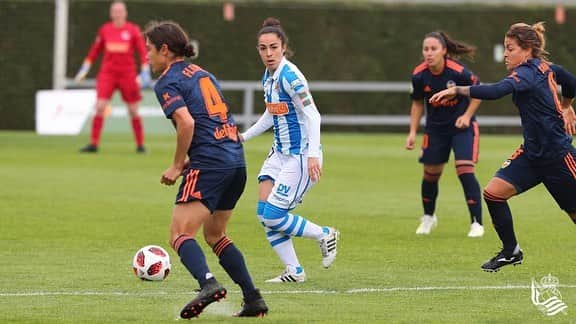 レアル・ソシエダさんのインスタグラム写真 - (レアル・ソシエダInstagram)「#RealSociedad 6-0 Valencia CF. AUPA REAL!!! 💙⚪️ . #AurreraNeskak #LigaIberdrola #Football」4月14日 21時56分 - realsociedad