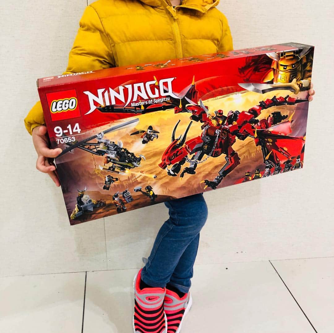 佐藤幸子のインスタグラム：「レゴLOVEの息子、ただ今5歳の時点で対象年齢9歳からのレゴは普通に作れる #レゴ#天才#親バカ#レゴニンジャゴー#部屋にレゴの街まで作る」