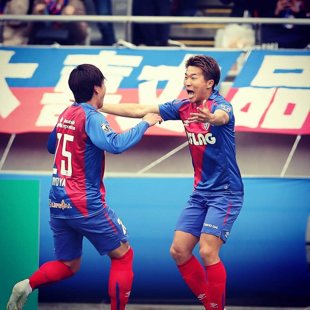 FC東京オフィシャルグッズさんのインスタグラム写真 - (FC東京オフィシャルグッズInstagram)「✨ 🔵永井謙佑選手 J1通算50得点🔴 本日の #鹿島アントラーズ 戦で、#永井謙佑 がJ1通算50得点を達成しました😆🙌 . ケンちゃん、おめでとうございます❗️✨👏👏👏👏👏 @fctokyoofficial  #永井GOGO #FC東京 #fctokyo #tokyo」4月14日 22時22分 - fctokyoofficial