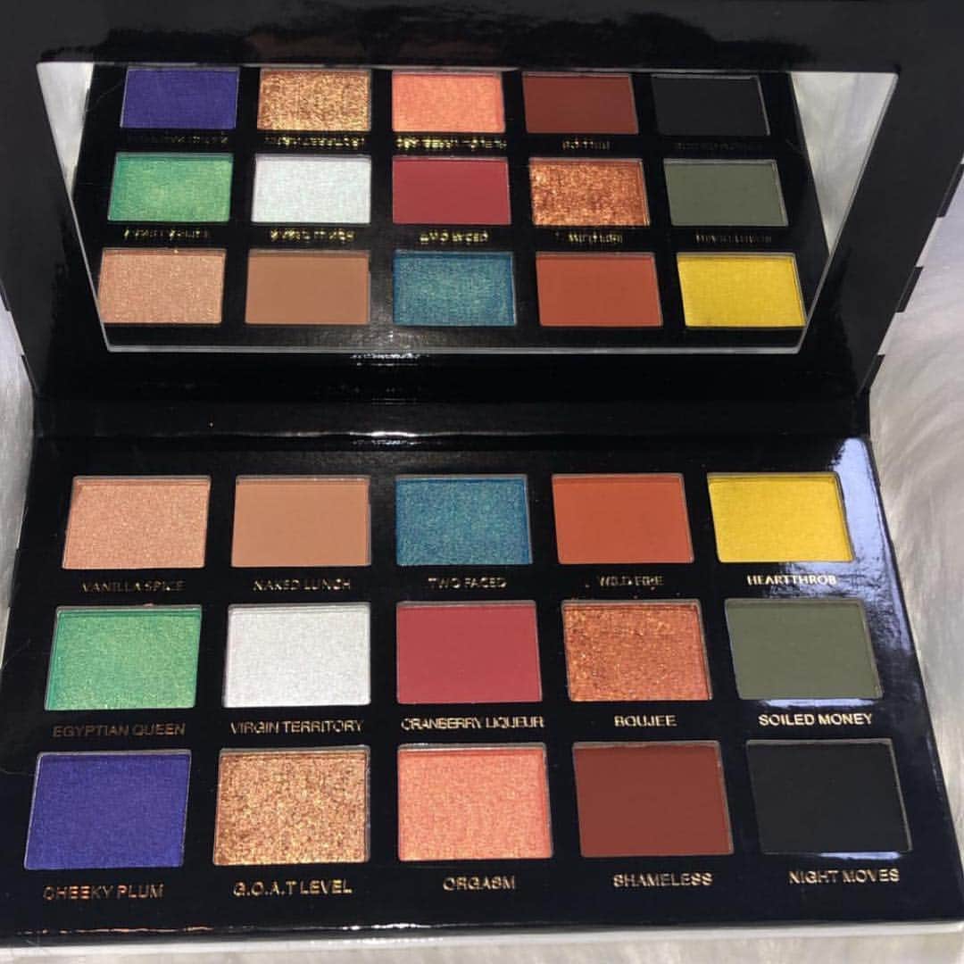 Makeup Addiction Cosmeticsさんのインスタグラム写真 - (Makeup Addiction CosmeticsInstagram)「Sinful eyes palette shot by @colorkayla.beauty 😍 #sinfuleyes #makeupaddiction #makeupaddictioncosmetics #makeup #makeupartistsworldwide」4月14日 22時34分 - makeupaddictioncosmetics