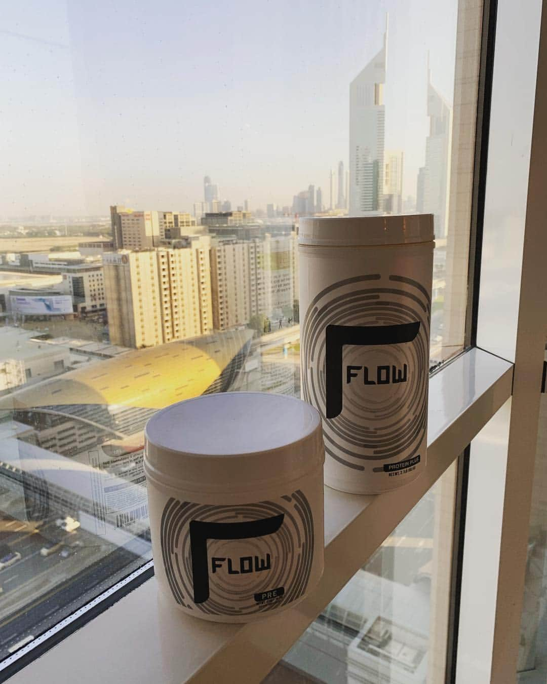 ザッカリー・リーヴァイさんのインスタグラム写真 - (ザッカリー・リーヴァイInstagram)「Flowin in Dubaiiiiiiii!!! Hey y’all, not sure if you’ve had a chance to check it out, but I created a workout supplement company, @flowsupps, and I would LOVE for you to try my product if you’re so inclined! 🙏 The last 18 months has been one of the most transformative times of my life, as becoming Shazam has sent me head first into the strength and wellness world. I’ve learned so much in this time, including that most all the product out there is just not what it should be. So naturally, like any other insane person would do, I created my own line of supplements that is focused on providing the absolute best ingredients to put in our bodies. If living a healthier, happier, stronger life is something you wanna do as well, I hope you give us a chance to be your supplement partner in that journey. This is not an endorsement of someone else’s product. This is what I created to put in my own body, and I’ve worked really hard to make it the best tasting, most effective stuff on the market. Hope you think so too. 🤗💪🙏🙌 Linky in the bioooooo!」4月14日 22時38分 - zacharylevi