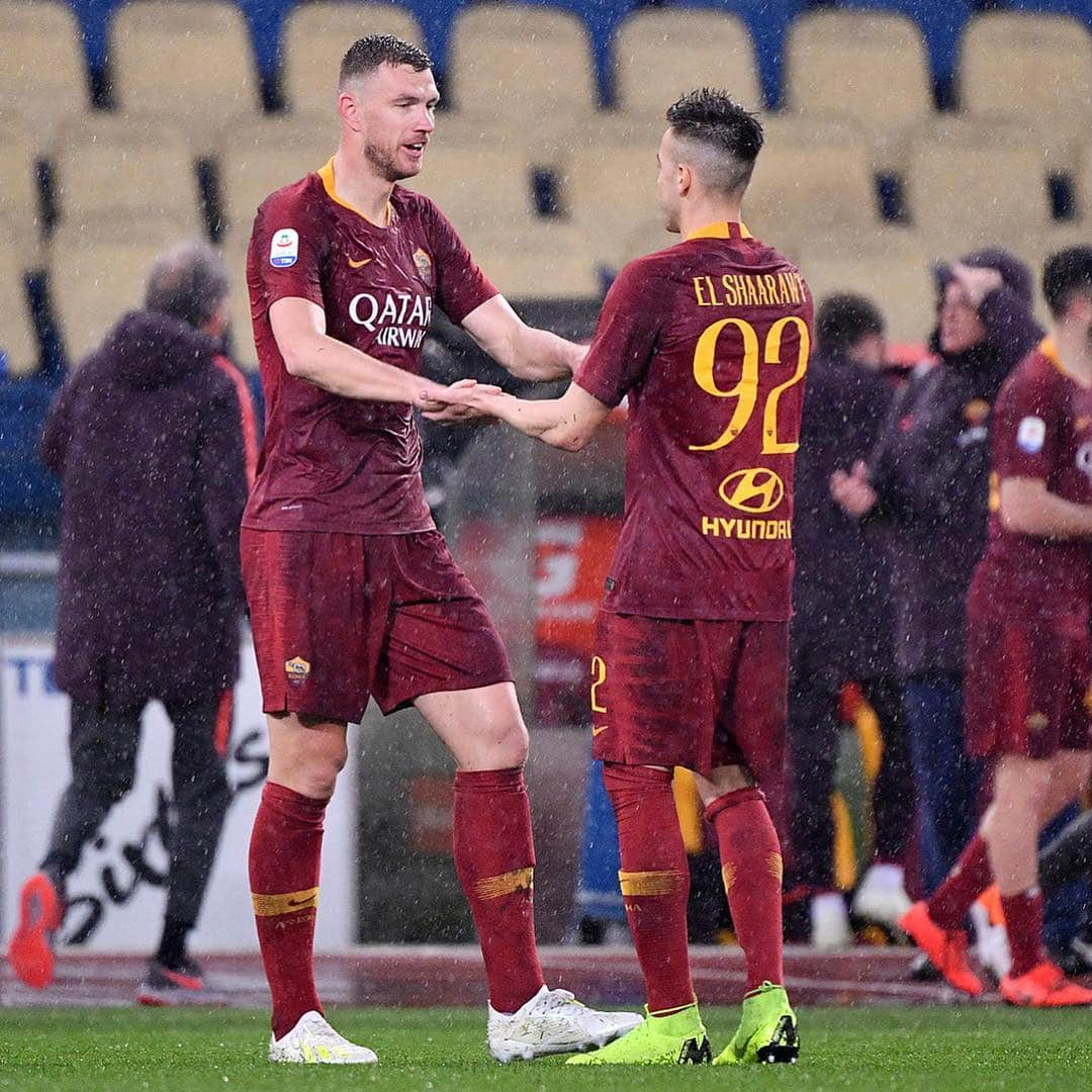 ASローマさんのインスタグラム写真 - (ASローマInstagram)「HAPPY SUNDAY! 💛😄❤️ #ASRoma」4月14日 22時43分 - officialasroma