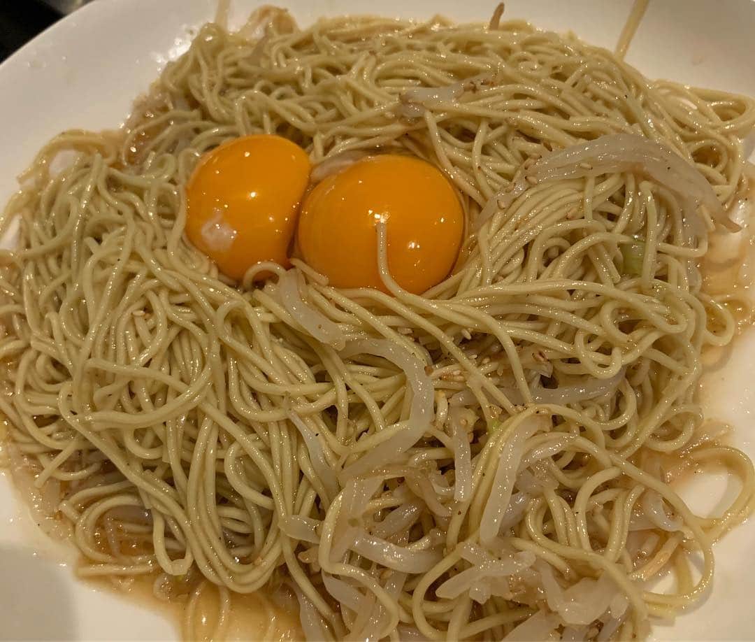 岸本加世子さんのインスタグラム写真 - (岸本加世子Instagram)「brave gymの岸本先生,川中先生、やついと六平直政さんから紹介してもらった焼肉。りんごの細切りを巻いて食べるのが最高だった。#brave gym#やついいちろう #岸本篤史 #川中孝浩」4月14日 22時49分 - kayokokishimoto