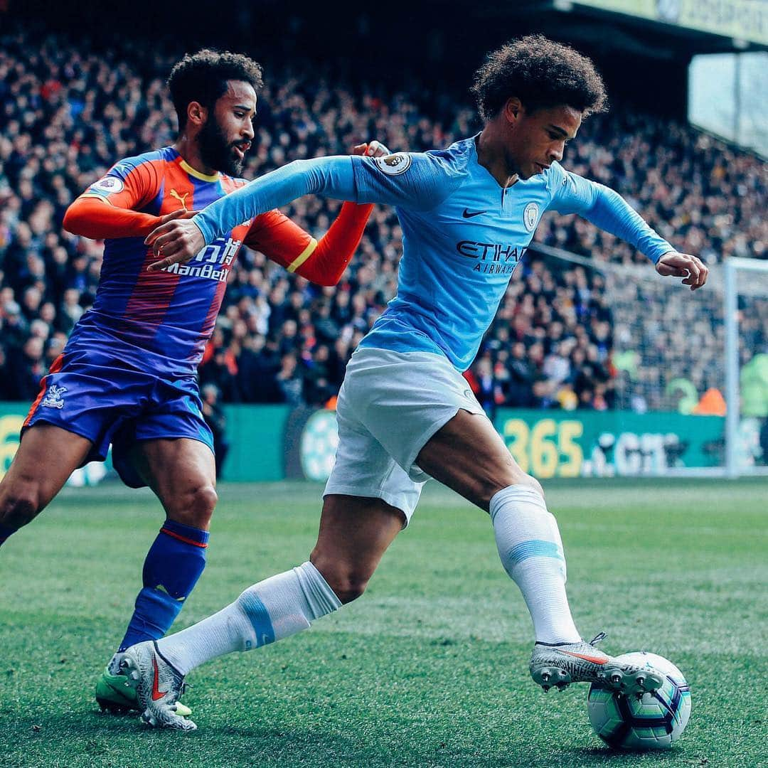 マンチェスター・シティFCさんのインスタグラム写真 - (マンチェスター・シティFCInstagram)「Leroy, oh, Leroy Sané runs down the wing for me! 🎶🔥 #mancity #CRYMCI」4月14日 22時52分 - mancity