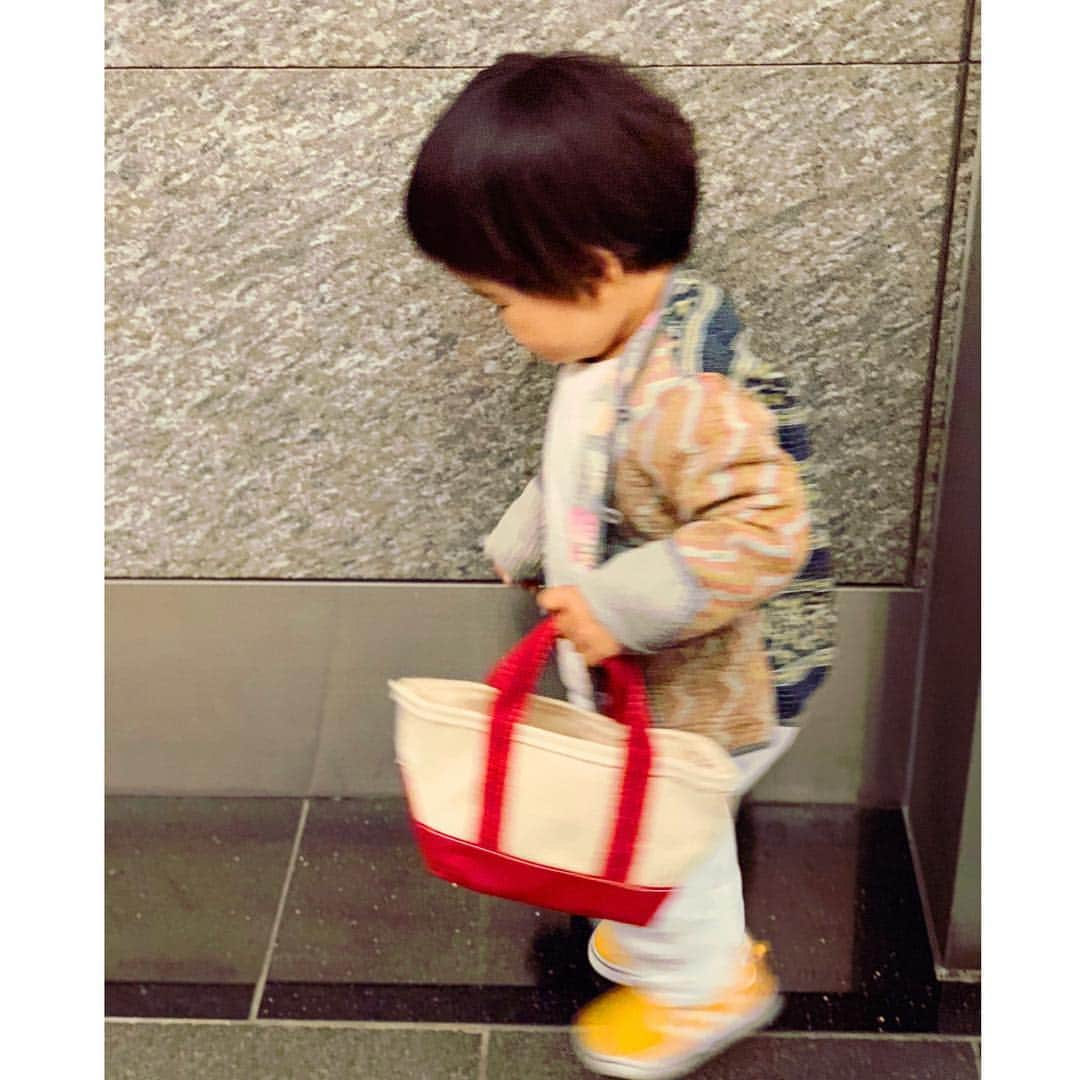 根岸由香里さんのインスタグラム写真 - (根岸由香里Instagram)「. 娘のコーディネート☺︎ 小さくても似合う服を着てもらいたいなと思う。」4月14日 22時53分 - yukarinegishi