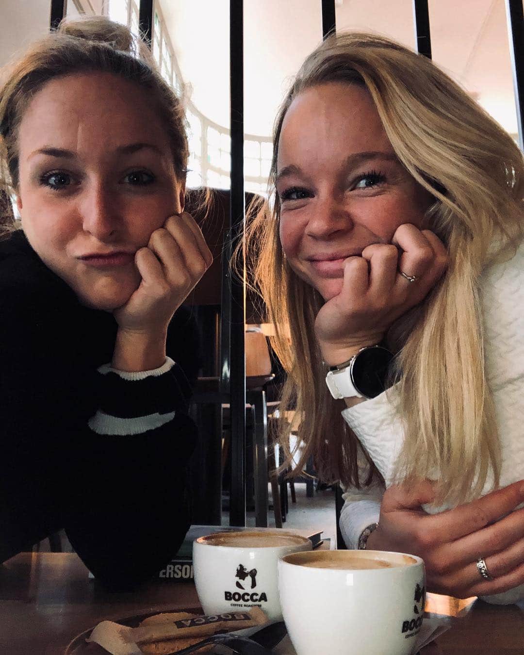 セリーヌ・バン・ガーナーのインスタグラム：「What weekends are for ☕️📽🏋🏼‍♀️🛍🤩」