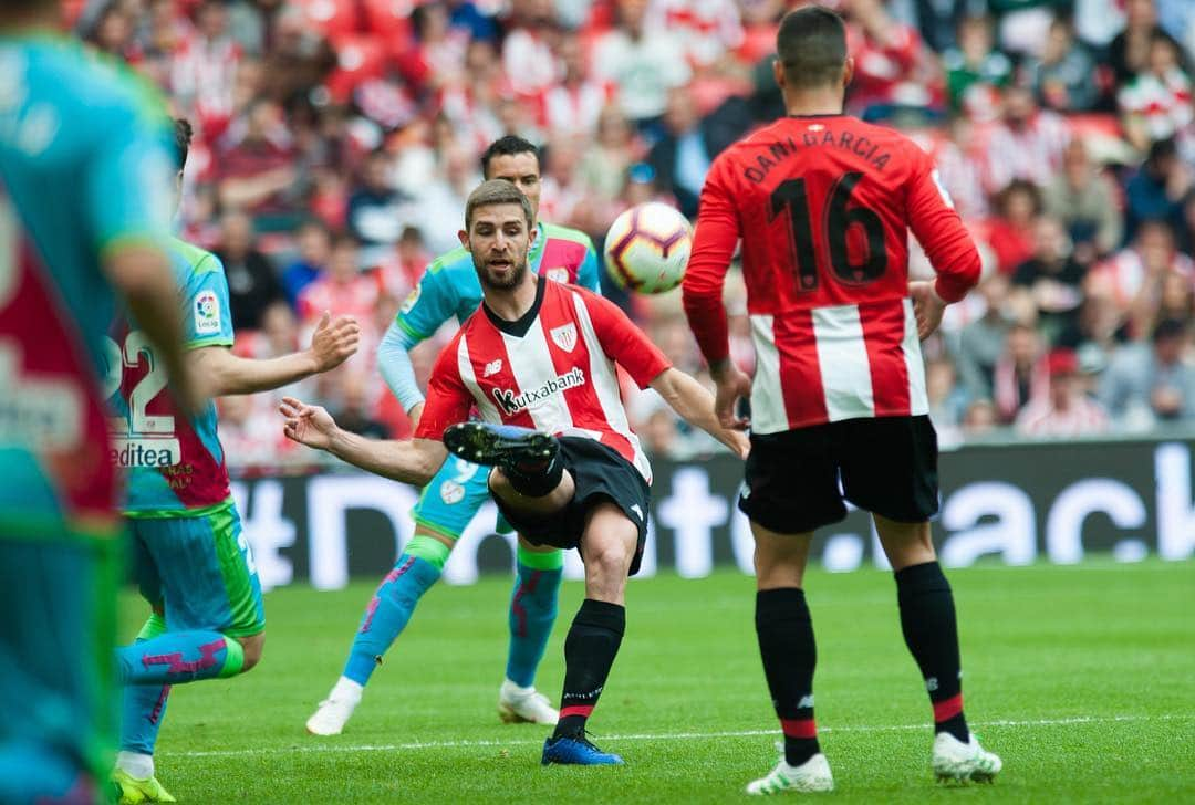 アスレティック・ビルバオさんのインスタグラム写真 - (アスレティック・ビルバオInstagram)「#AthleticClub 3 - 2 @rayovallecano #GoruntzBegira💪🦁」4月14日 23時11分 - athleticclub