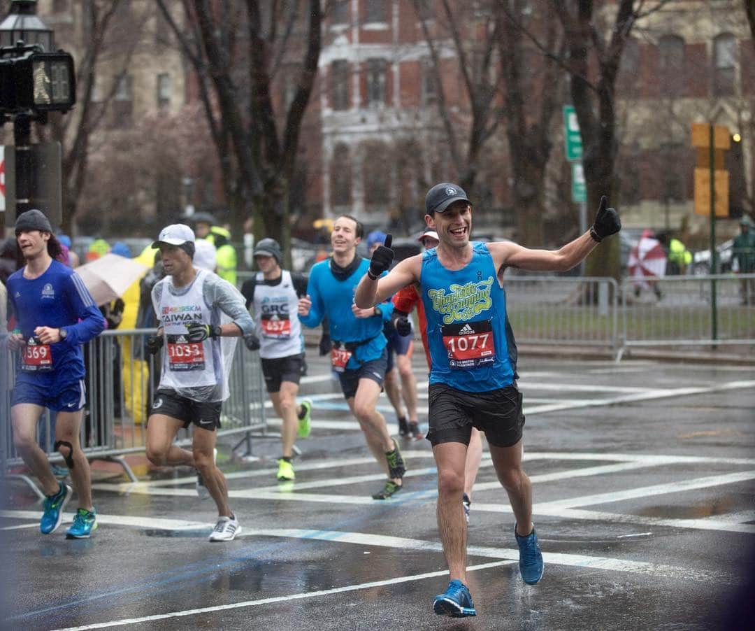 アボットジャパンさんのインスタグラム写真 - (アボットジャパンInstagram)「Two 👍 if you’re ready to crush the #BostonMarathon tomorrow. #lifetothefullest #ProudSponsor #AbbottWMM #boston #bostonstrong #runboston #runbold #roadtoboston #BAA #running #marathon #runforlife #goals #run #inspiration #training #runner #motivation #running #healthy #fit #fitness」4月14日 23時26分 - abbottglobal