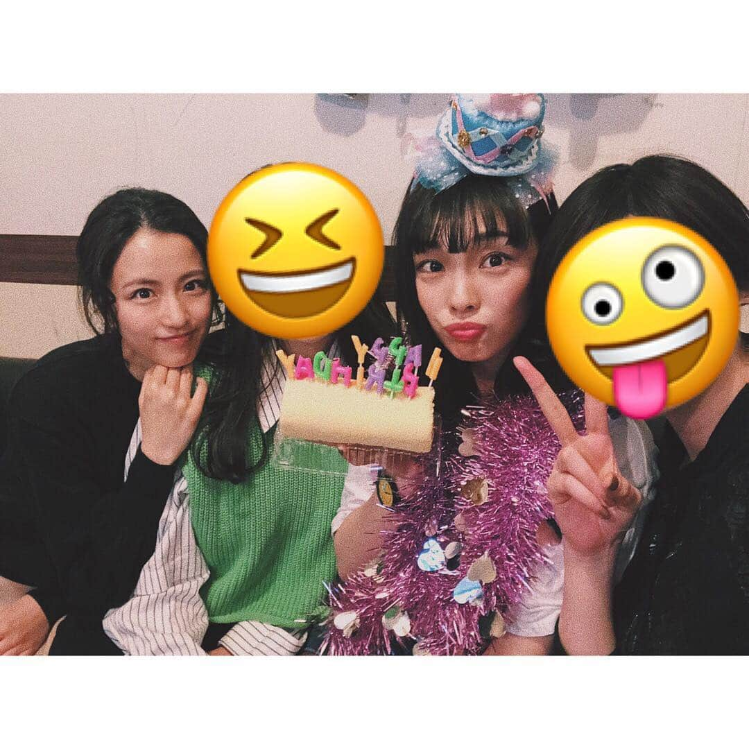 松井貴香さんのインスタグラム写真 - (松井貴香Instagram)「- - 2019.04.14 - 無事に24歳を迎えることが出来ました🎂✌︎✌︎ - 日付けが変わったと同時に 大好きな友達たちにお祝いしてもらって 24歳最高のスタートをきれました💜💜💜 - 24歳も感謝と挑戦を忘れずに 私らしく頑張ります！ - - 大好きなママ産んでくれてありがとう！ そして同じ誕生日のパパもおめでとう！ - #0414 #24歳 #誕生日 #誕生日会 #サプライズ #最高のスタート #笑いすぎ #幸せ #ありがとう #birthday #me #and #mydad #birthdayparty #happy #smile #girls #lover #friends  #like4likes  #instagood  #followme」4月14日 23時30分 - kiko414_m